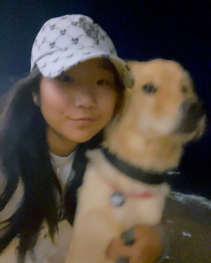 •

우리 이뻐?? 잘 어울려?? 사람들이 마니 닮앗따던데 😝