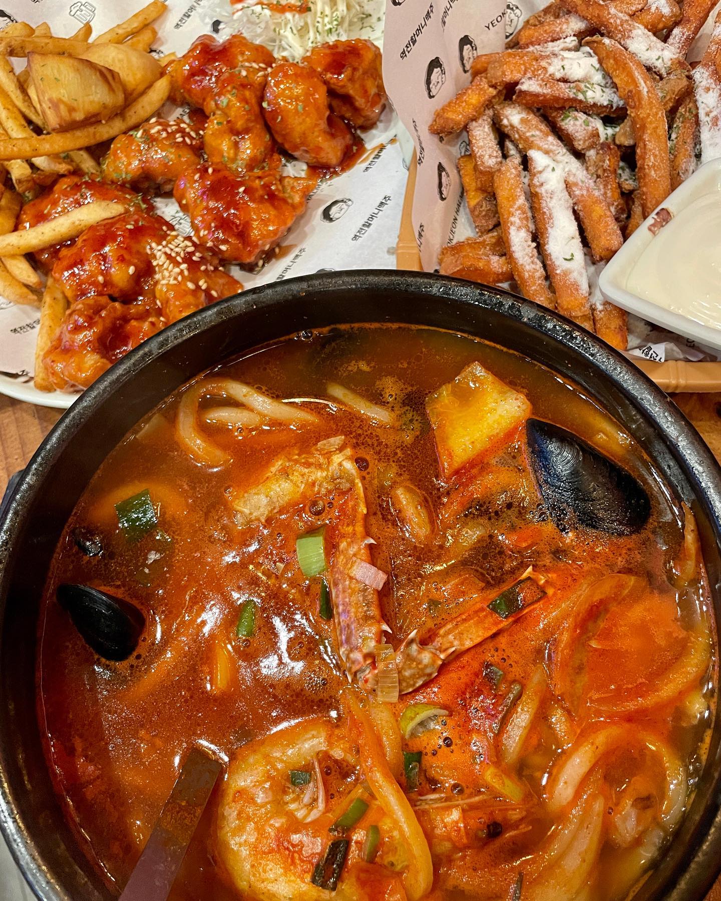 #할맥 #역전 #역전할머니맥주 
요기 요기 부르는 사람마다
이름이 달라는 Magic..🪄👵🏻

저는 할맥이라고 불러요😍ㅋㅋㅎ
요즘 같은 날씨엔 탕이 필수죠?

우리 인님들 잘자요😴🌙
•
•
•