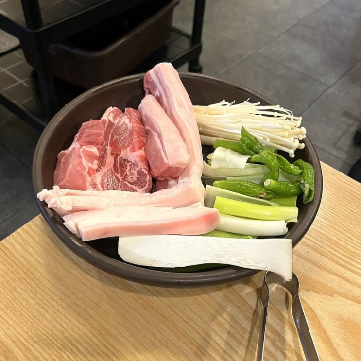 성수옥 아궁지 (부천상동점) | 돈마호크, 대파김치, 얼큰 해장국