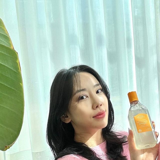 @ji_mmnin on Instagram: "#광고 🔜비건뷰티브랜드 닥터올가의 ▪️호호바티트리 첨연샴푸▪️ 전제품 자연유례 성분으로만 만들어진 비건뷰티브랜드 닥터올가 비건샴푸는요 세정력은물론, 지