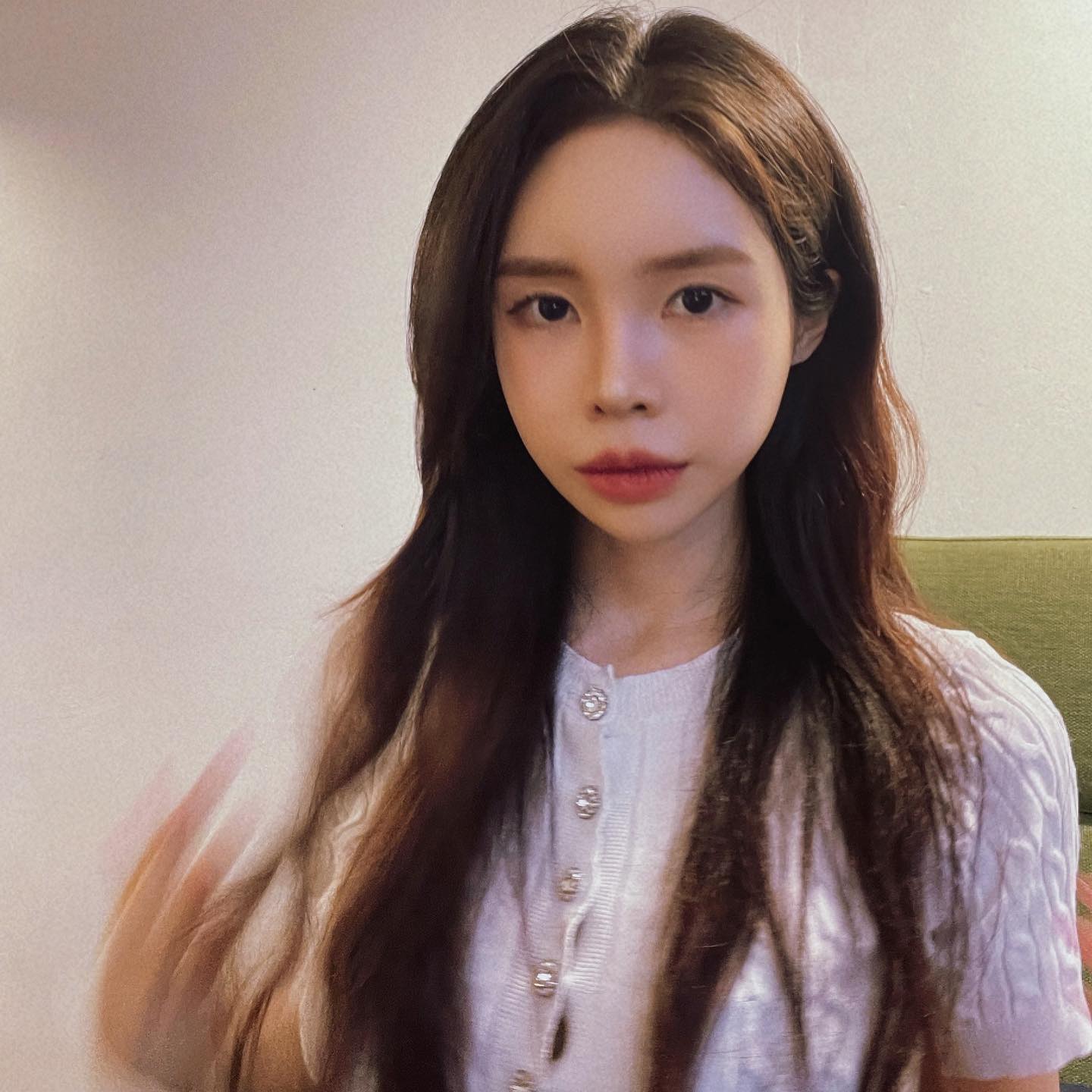 요즘 미앤미의원 강남점으로 
관리 받으러 다니는 중 ! ◡̈⃝
캇주사가 유명하다길래 얼굴 라인 정리 할겸 
다니는 중이에오 :) 스테로이드 없는 주사고
지방세포의 크기뿐만 아니라 개수 자체를 감소시켜줘서 반영구적 효과를 볼 수 있다고 합니당