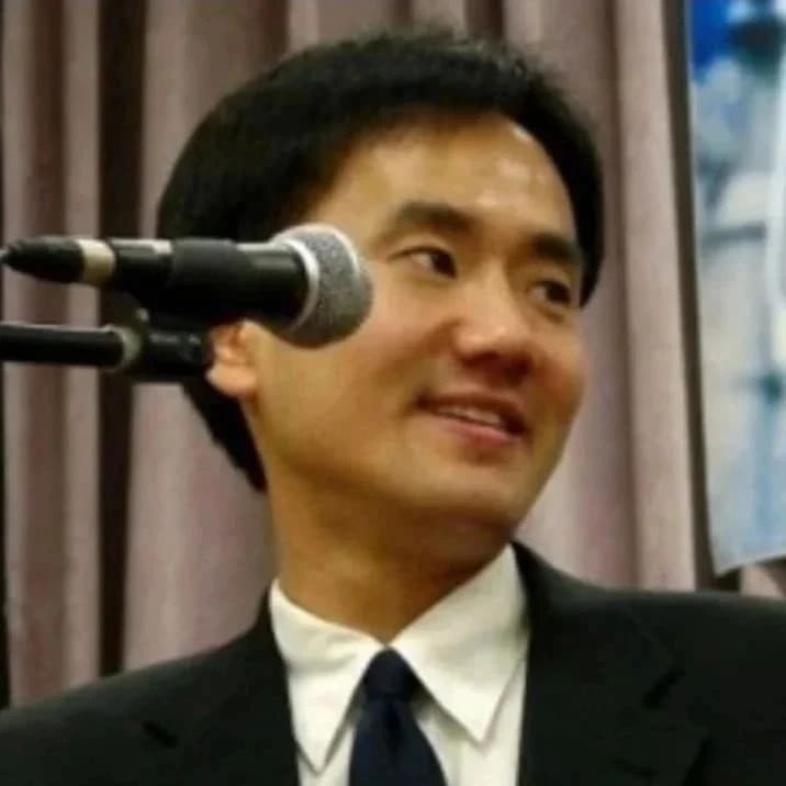 황동규 '즐거운 편지'

1. 내 그대를 생각함은 항상 그대가 앉아 있는 배경에서 해가 지고 바람이 부는 일처럼 사소한 일일 것이나 언젠가 그대가 한없이 괴로움 속을 헤매일 때에 오랫동안 전해오던 그 사소함으로 그대를 불러보리라.