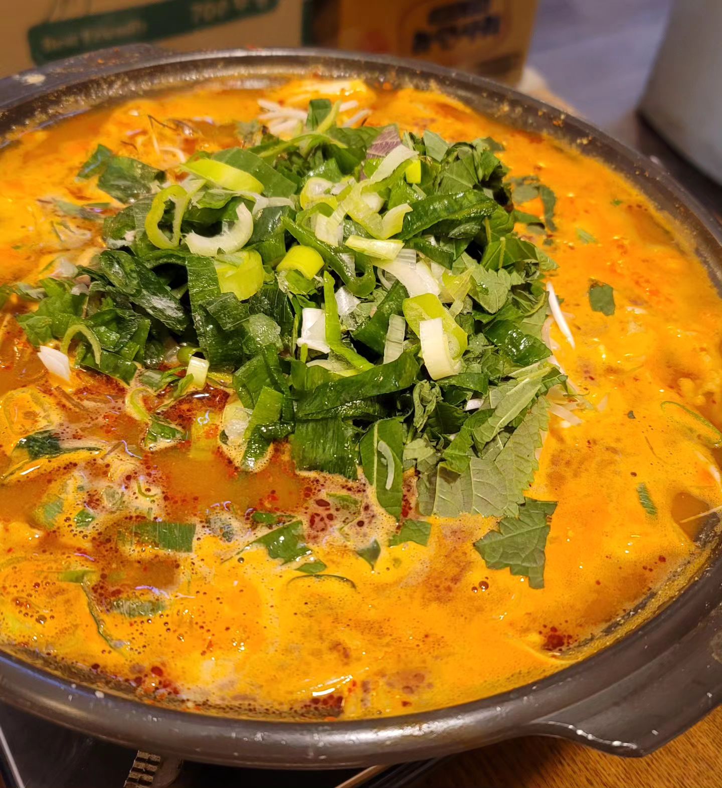 좋은 분들과 맛있는 식사와 티타임
오랜 만에 뵙는 거라 넘 반가웠어요.
올해는 자주 만나요^^
#돈수백 #곱창전골 #강남맛집 #맛집스타그램 #온베이스 #onbase #cafestagram #일상스타그램