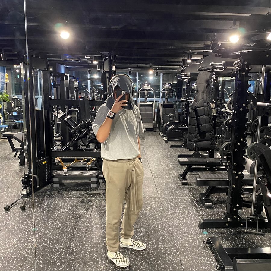 6시에가면 아무도없이 혼자 이용하는게 너무 좋은데
너무 춥다🥶ㅎㅎ
#오운완 #오운완🏋️ #운동하는아빠 #하체운동 #스쿼트 #데드리프트