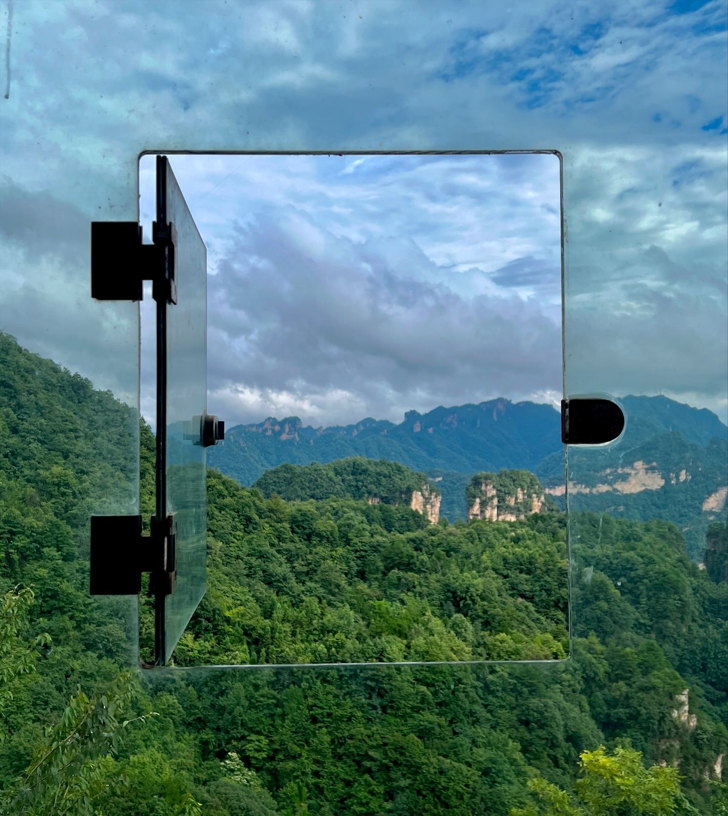 천문산 + 야경 72기루

#tianmenshan #天門山 #72기루 #장가계 #중국여행 #효도여행