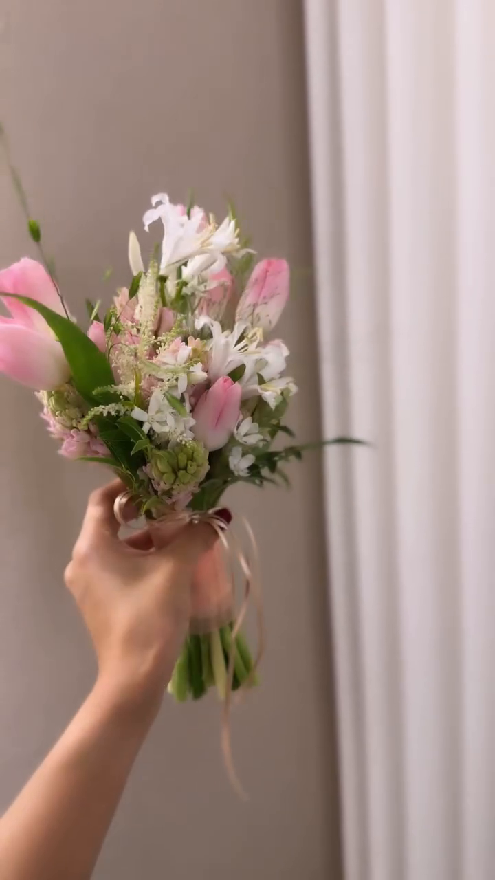 /
오늘 서브도 예쁨🌸

-

#제이스플로라 #촬영부케 #본식부케

#부케 #부토니에 #서브부케 #토스부케 #결혼 #부케 #부케제작 #부케전문 #웨딩부케 #튤립부케 #부케추천 #부케만들기 #wedding #bouquet #weddingbouquet 
#부케클래스 카톡💌 제이스플로라