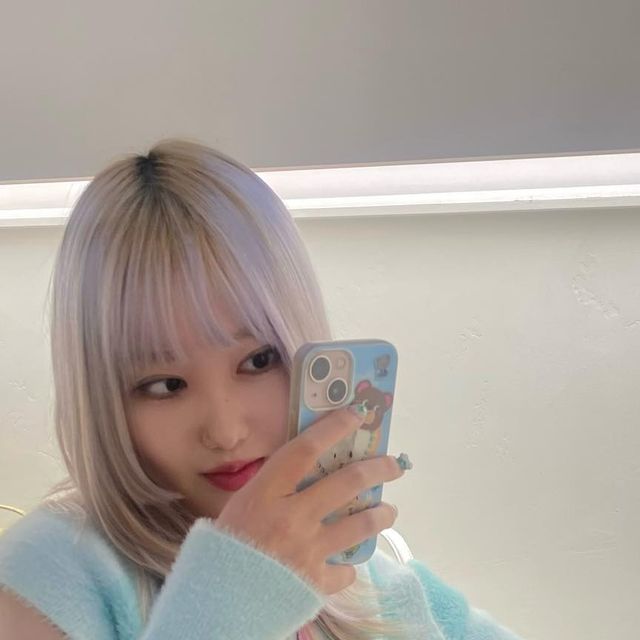 🏰예진 on Instagram: "jacquemus girl🩷 #jacquemus #lecafefleurs #자크뮈스성수"