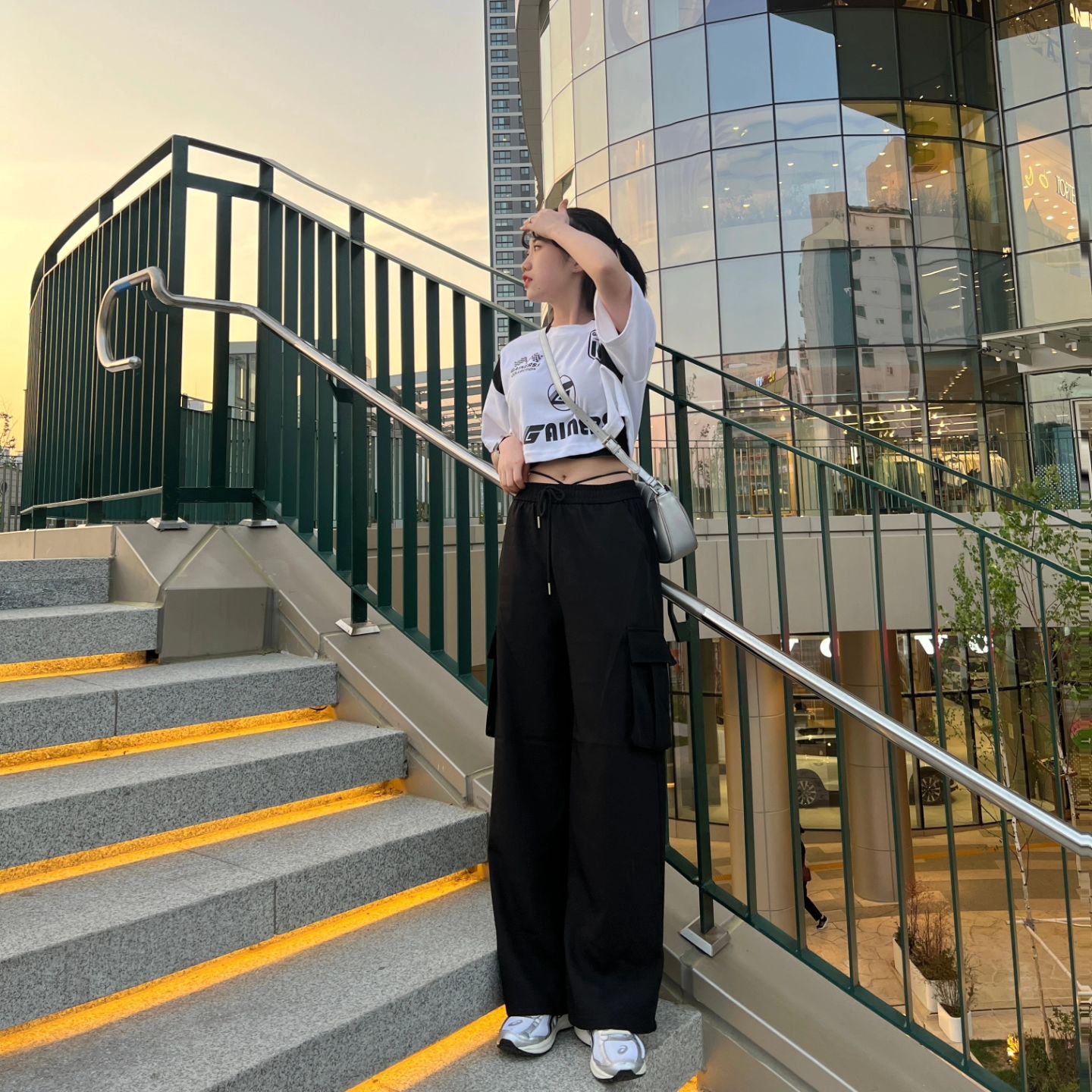 🦊35번째 게시물🦊
-뱃쨜은 무시해주세요.. 제 소즁한 호떡반죽입니다..😎

#패션모델 #03 #04 #hiphop #스트릿룩 #대학생룩 #파티룩 #코디추천 #카페 #수원스타필드 #fyp #y2k #패션계정맞팔 #고양이상 #여친룩 #힙 #에이블리 #데이트룩 #fashion #오오티디 #ootd #선팔하면맞팔 #맞팔해요 #좋반 #댓글반사 #협찬환영 #소통해요 #ファッション #followforfollowback #likesforlike