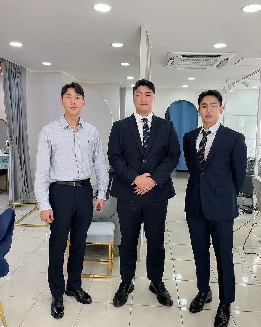 면접으로
방문 해 주신 훈남고객님들🍃

모두모두
합격을 기원합니다🙏
ㆍ
ㆍ
ㆍ
ㆍ
ㆍ
ㆍ
ㆍ
ㆍ
ㆍ
ㆍ
ㆍ
ㆍ
#부산면접메이크업 
#부산경찰면접메이크업
#부산메이크업
#남포동메이크업 
#부산메이크업샵
#남포동메이크업샵 
#부산역면접메이크업
#사하구면접메이크업
#부산승무원메이크업 
#부산돌잔치메이크업