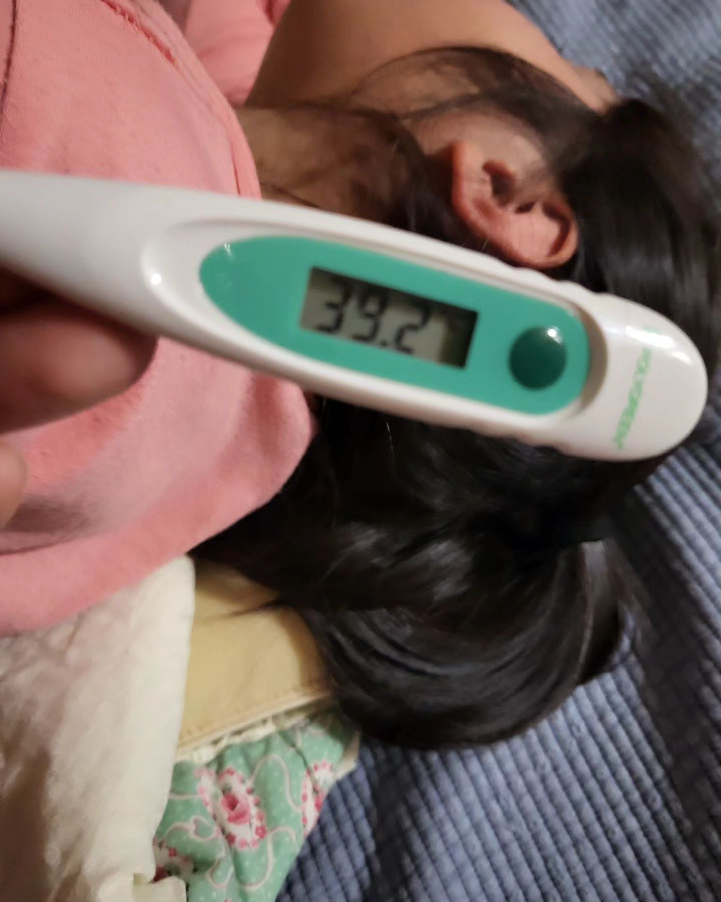 제발....😭😭

방학하고 아픈 서연이...
내일은 좀 더 나아졌길... 오늘 잘 자보자😭

#기침은거의2주째 #방학기간이라맘편히쉬게하네
#퇴근후엔여니케어 #빨리나아라🙏🙏 

🗓잠시후 브리드 공구 마감!