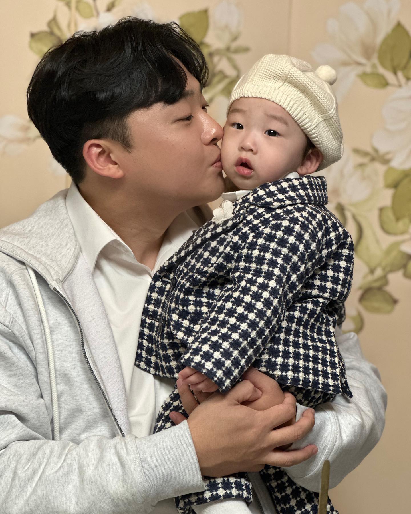 우리 아빠의 격한 애정표현 쪼까 감당이 안되구 막그르넹~~🤭🫶🏻
