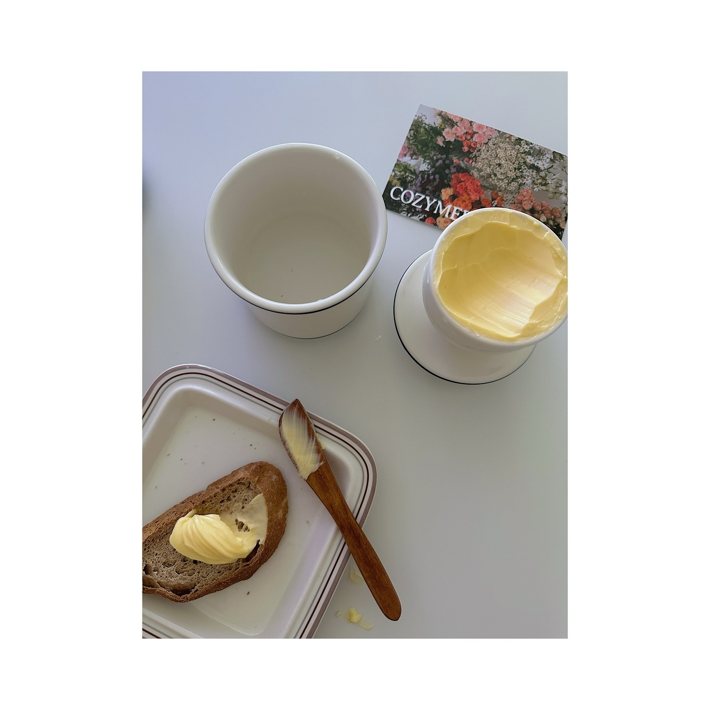 추석에도 버터사랑 … 🧈 코지메리 버터벨 덕분에 버터 더 맛있게먹기 〰️ 메뉴는 며칠내내 똑같지만 ,, 이틀에 한번씩 부드러운 버터 .. 🥹💛 행복해 …..