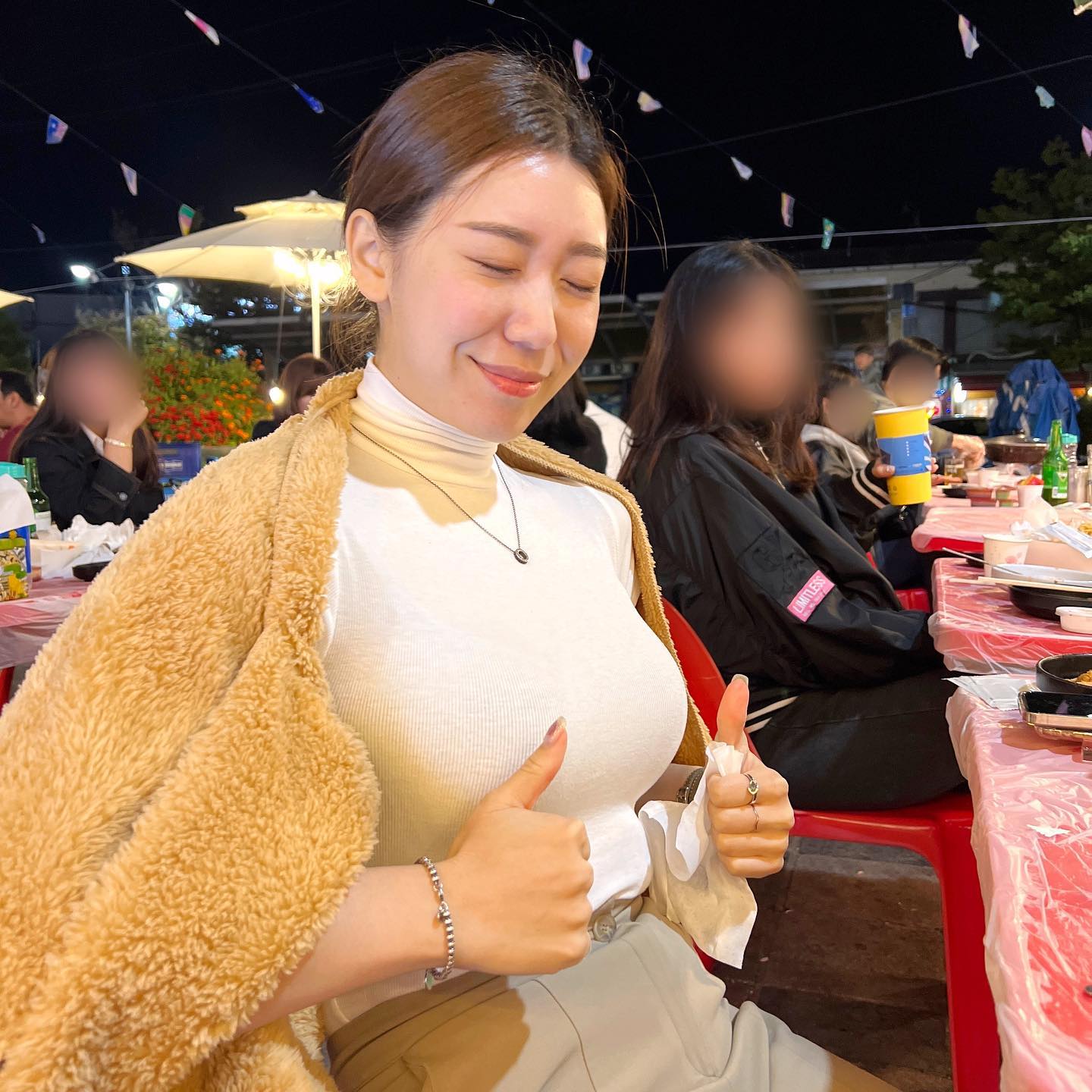 저번주에 소래포구 달리고
어제도 소래포구 갔는데
야장 이제 막차타이밍이야
많이 추워져써,,,😂

아, 그리고 나 생새우 잘 까~ㅋ
누구꺼 까줄까~??^^
🦐
