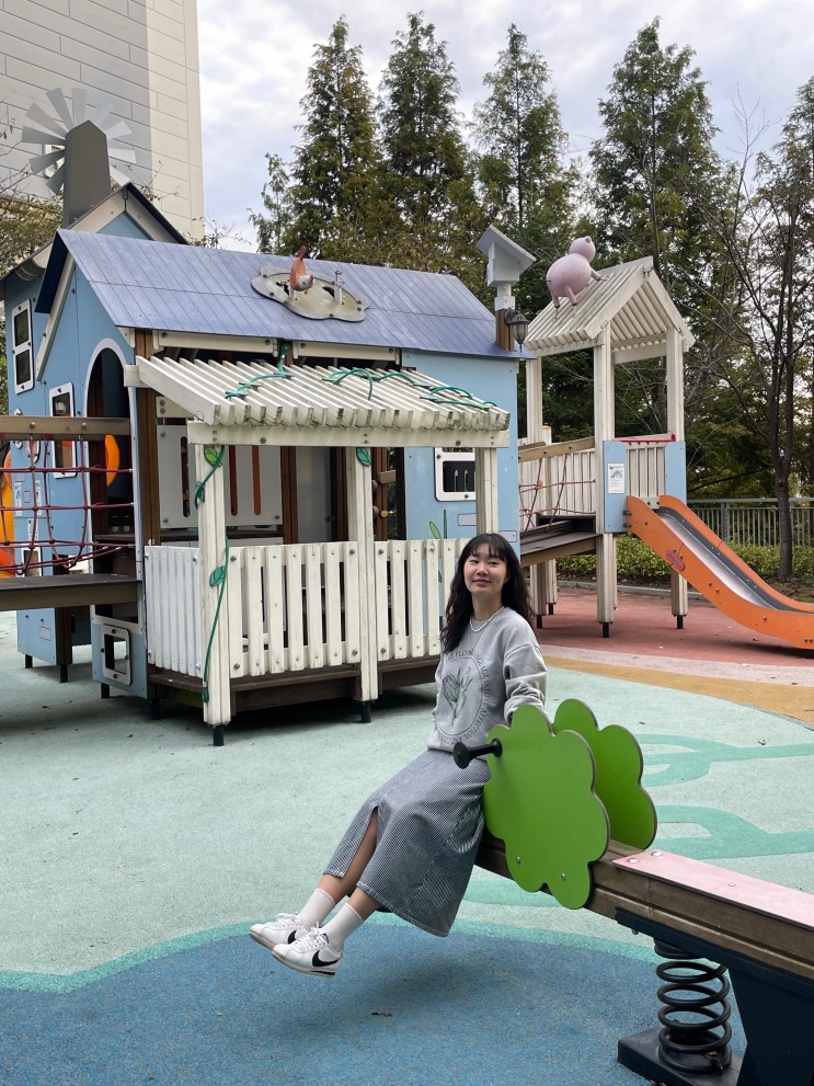 10월 데일리룩 추천ㅣ아이러니포르노 남녀공용 맨투맨 세미오버핏 착용샷