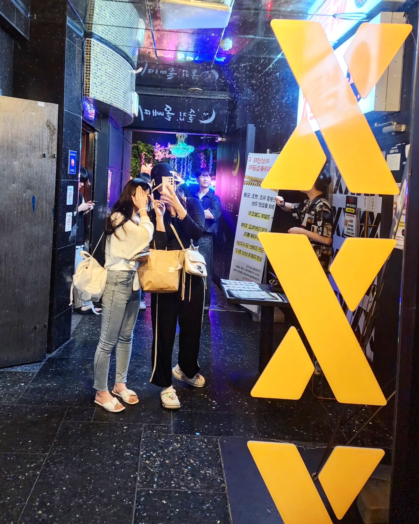 #협찬 #썸플x 

너와 나 지금 여기 즐기기 딱 좋은 시간

🍺 강북 최대 규모의 포차

🍻 술먹다 사탕사고🍭, 🧸인형뽑기하러 나가지않고 매장 안에서 즐길 수있는 #썸플

🍺 놀고있으면 경품 이벤트가 후루루루루 완전 럭키비키잖아🍀

🍻 갓성비 메뉴가 정말 많은데 🐑의 최애는 초코빙수

⭐️ 9시이전에 방문하시면 네이버에서 하이볼증정 쿠폰까지!

⏰️ 화-목,일요일 19:00-05:00
  토요일  19:00-06:00
  월요일  휴무

☎️ 0507-1303-1902

🏠 강북구 한천로139길 지하1층

 #수유술집 #신나는술집 #이벤트술집