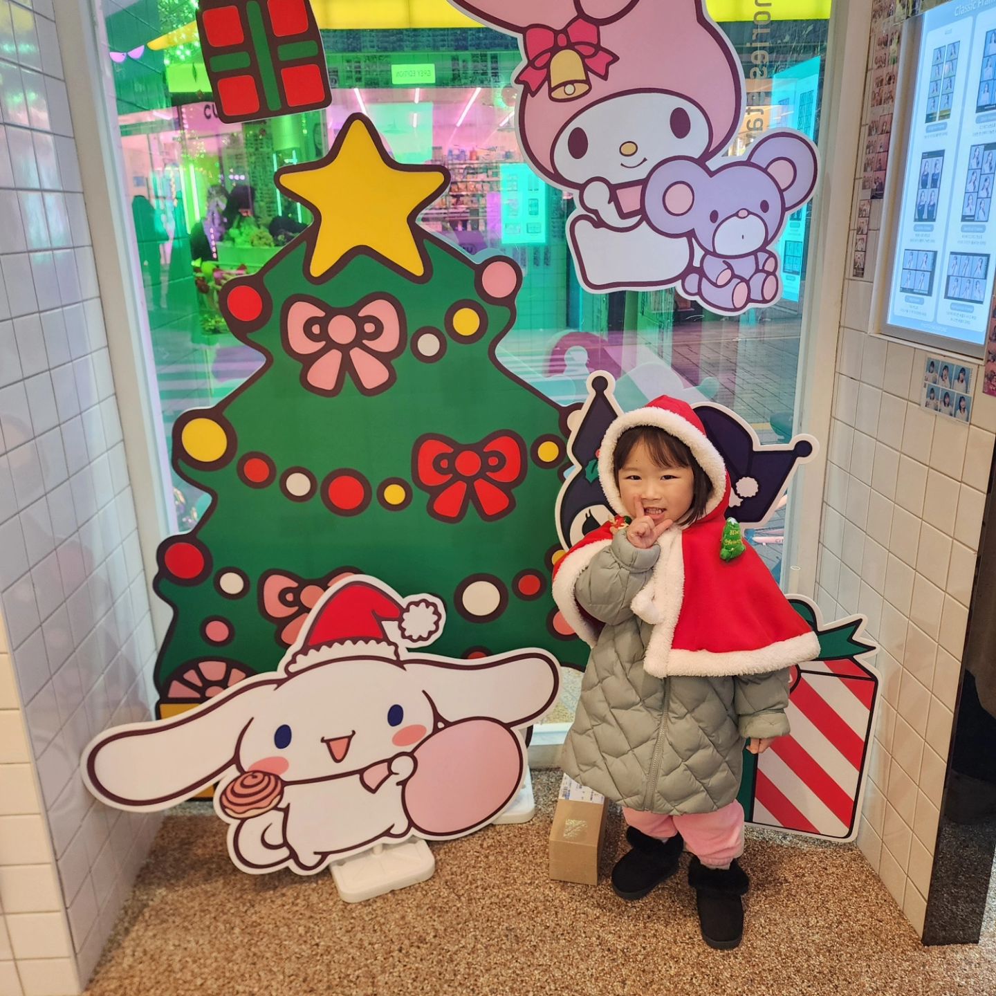 귀여워❤️
지나가는 이모,삼촌들이
귀엽다고 한마디씩 하고 감😂😂