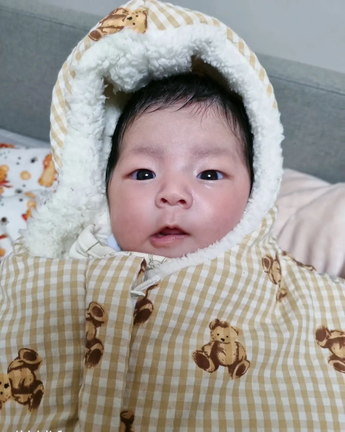 #1개월아기 #용띠

태어난지 30일
우리집 두번째 쪼꼬미🩷

벌써태어난지 한달!
시간 참 빨리지나간다~~

서우 눈이 점점 커져가는중 👀

오늘하루도 잘지내보자아~

#24년생 #아기스타그램 #baby #육아일상
#베이비인스타 #육아맞팔 #쪼꼬미 #좋아요