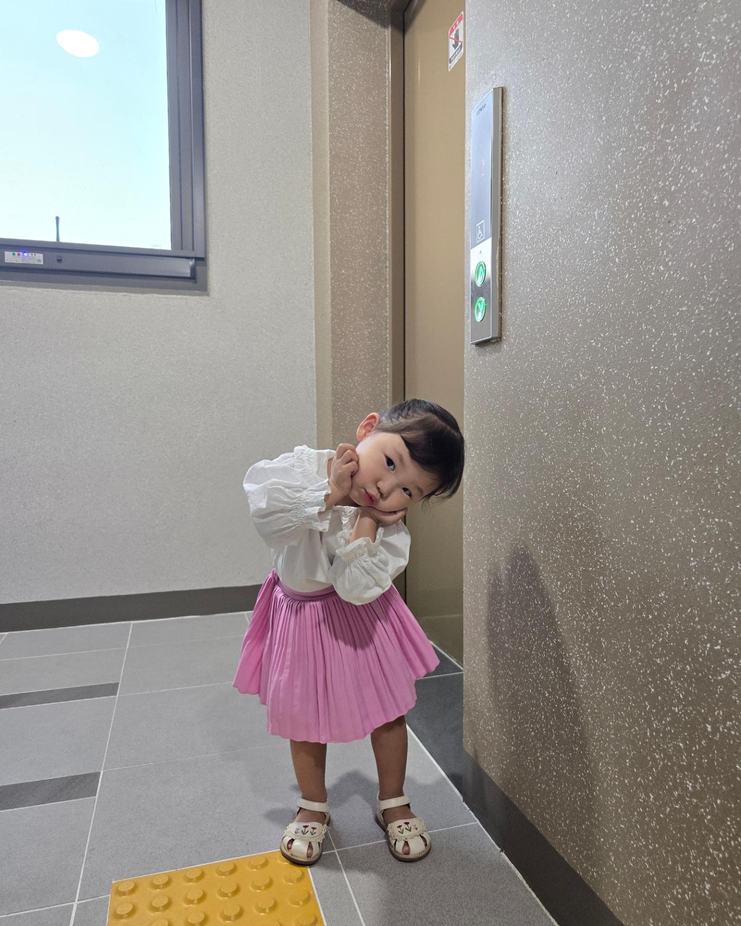 애교쟁이 채이-♡
점점더 애교가 늘어난다 ㅋㅋ
말도 점점 안듣는다 ㅋㅋ
그래 그만큼 크고 있은거...지?