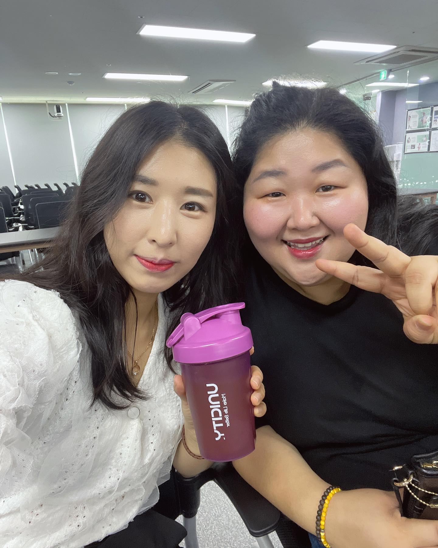 뒷모습보고 못알아본 미영님!!
깜짝놀랐어여 ㅎㅎ

필그레이트 이제 시작이라
두달 뒤의 모습도 기대해봅니다^^

건강검진 받은것도 만족!
통풍수치도 내려가구
당화혈색소도 내려가구

점점 우리의 2023년도의 목표인
건강한 모습으로 바뀌어가고 있지요
앞으로도 화이팅!!