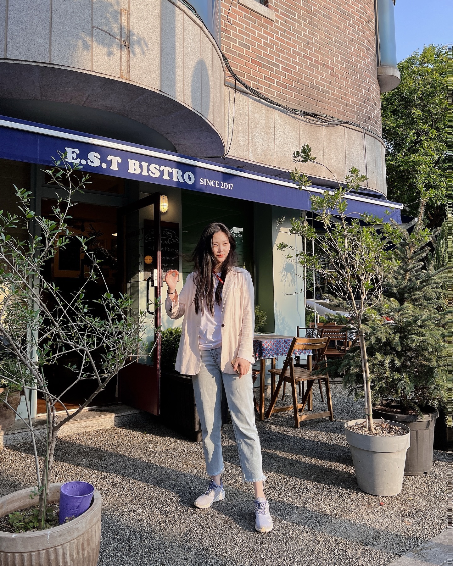 쿄쿄쿄 날씨가 그냥 사랑에 빠질 날씨에요✨🌿

저는 치마파라서 바지 잘 안입는데, 오랜만에 청바지 꺼내입었어요 ㅎㅎ 
치마파들은 알꺼에요 ㅎㅎ 치마최고!! 넘 편해!!!