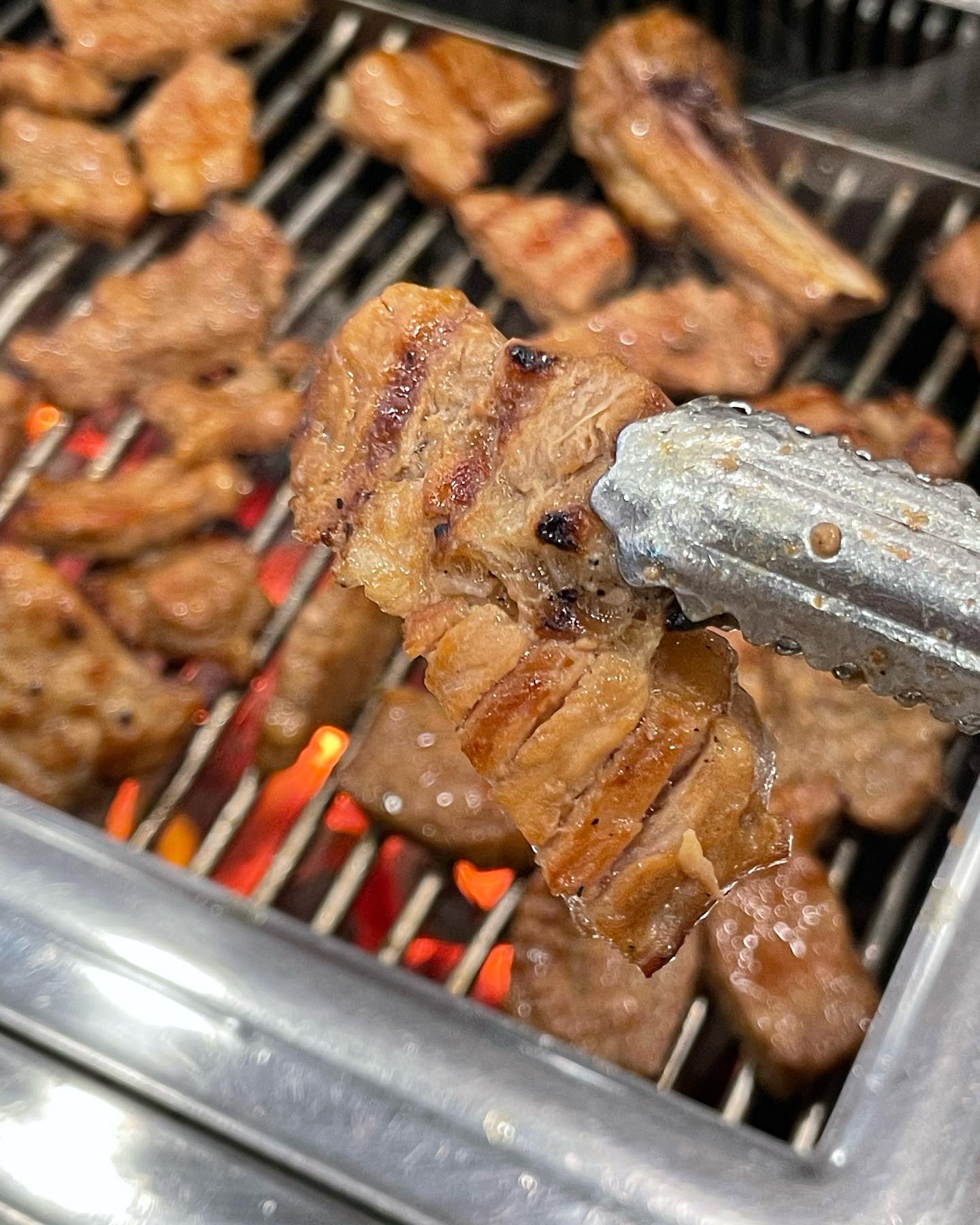📍옥돌돼지갈비

충남 천안시 동남구 풍세면 풍년길 58
*
*
#옥돌돼지갈비#숯불돼지갈비 #천안맛집#풍세맛집#먹팔#맞팔#먹팔맞팔#먹팔맞팔환영#냉면맛집