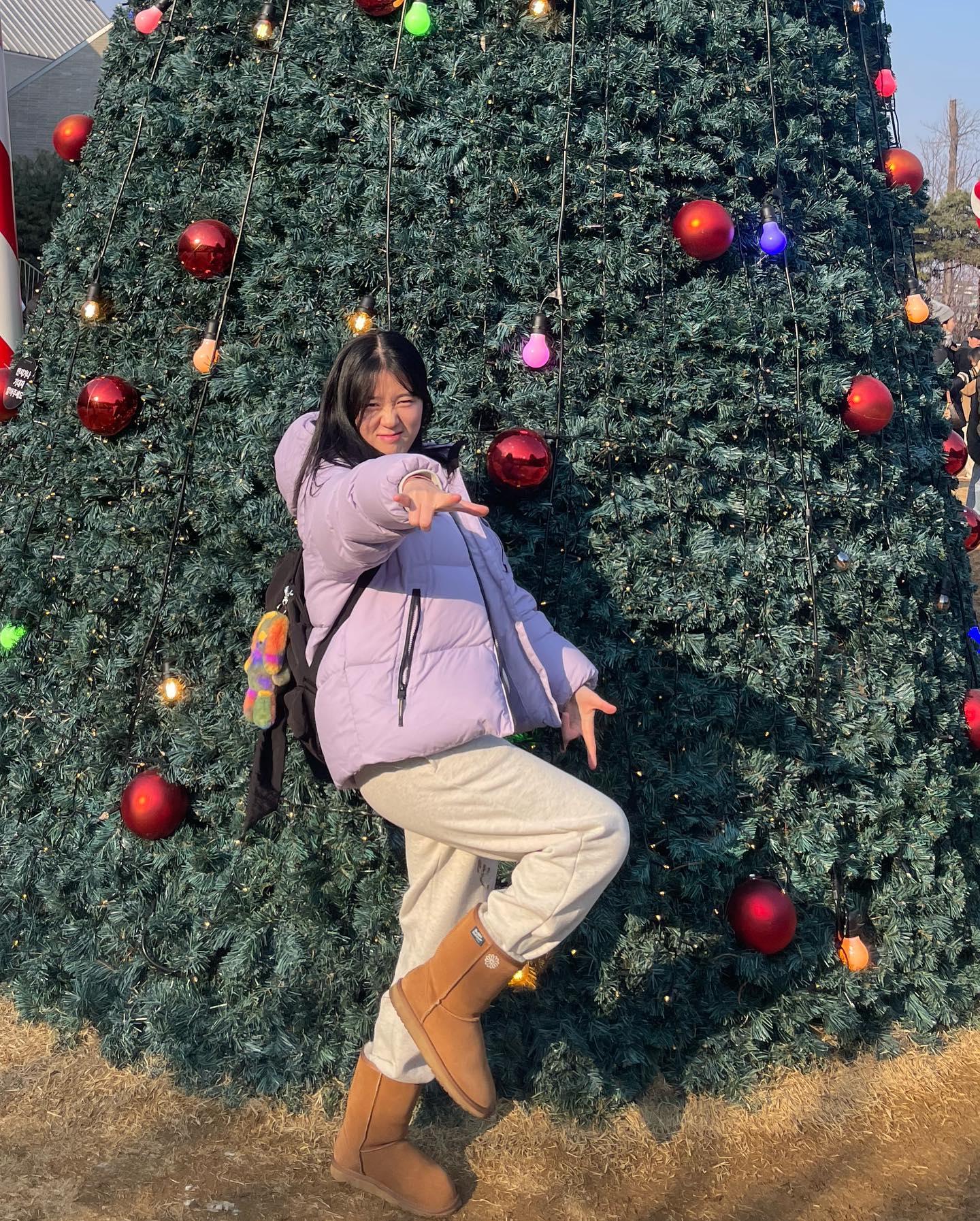 오빠 오늘도 고마워
메리크리스마스 우리도🎄
.
.
.
.
.
.
💕

#이천
#시몬스테라스 
#크리스마스
#🎄
#❤️
#우리가족
#로하네