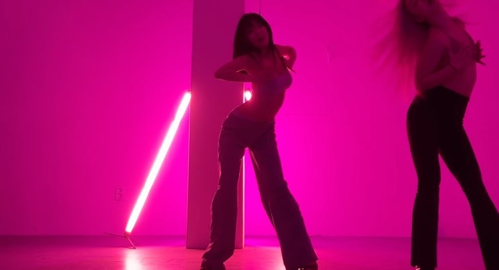 FMB -Tink 🫧

어깨가 자꾸 흘러내려서 골치가 아팠던.. 더 몰입할 수 있었는데!
