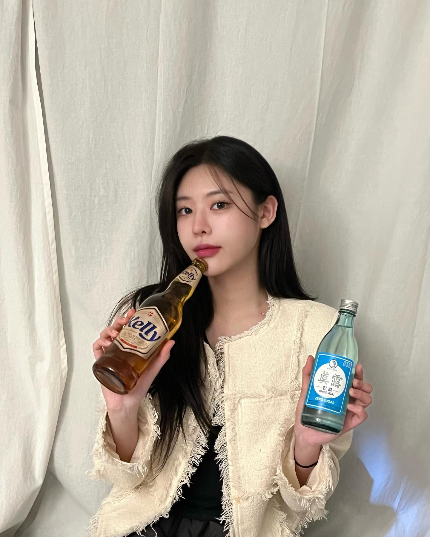 #광고 

명품 쏘맥 조합 켈리백 (켈리 x 진로 이즈 백) 🖤 
시원하게 한 입 딱하면 넘 꿀맛 🍯🍺
병 디자인도 고급스러워서 사진 찍기 딱 좋다✨
다들 켈리백으로 명품 감성 사진 도전해 보세요!!

#켈리백 #명품쏘맥 #켈리백인증샷 #켈리백앰버서더 #켈리 #진로 #Kelly