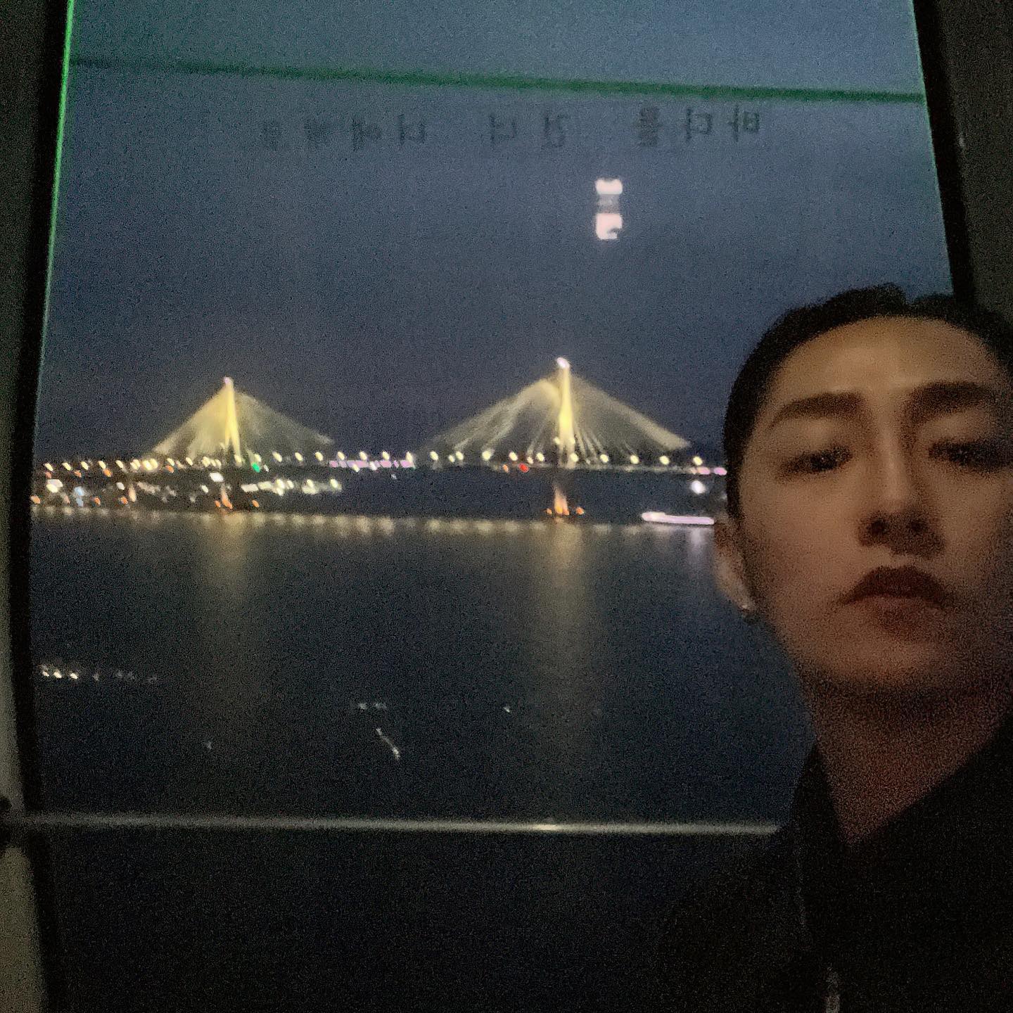 -
바다를 건너 너에게로. 

#목포케이블카 #목포해상케이블카 #목포대교 #목포카페 #목포맛집 #목포여행 #목포바다 #목포밤바다