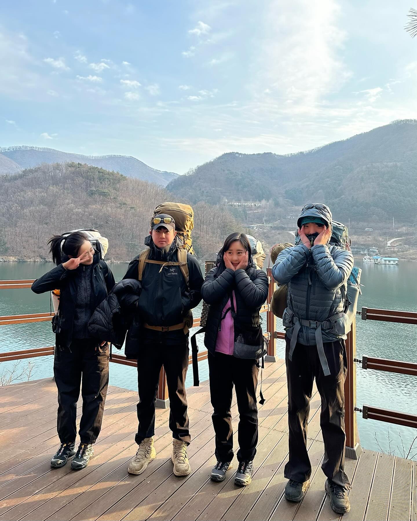 #⛺️ 

이번주는 야외취침 쉽니다.
화려한 조명아래에서 빵댕이 흔들어야지
♪┏ ( ･o･) ┛♪┗ (･o･ ) ┓♪┏(･o･)┛♪

,
,
,
,
,
,
,
,
,
,
#🏕