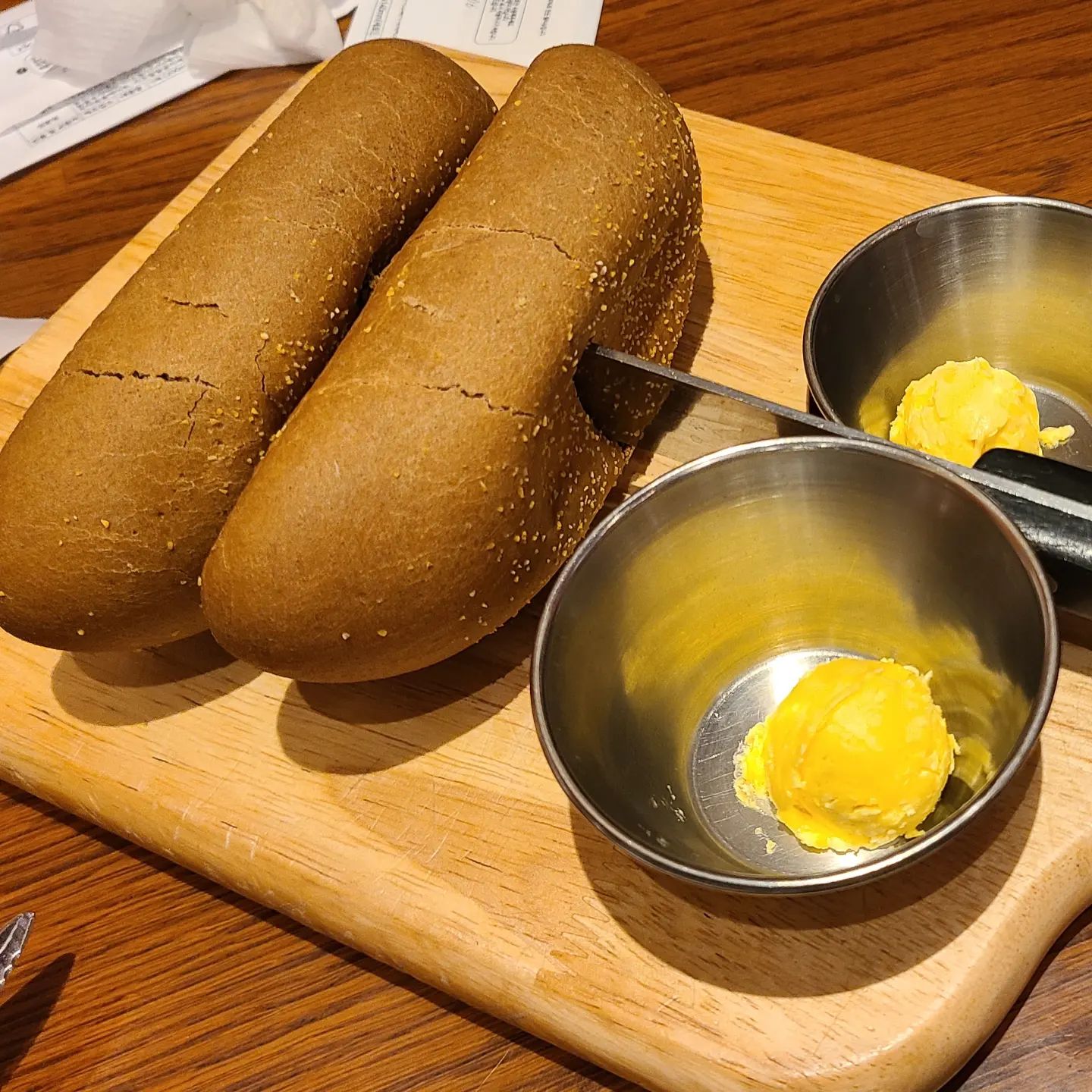 율이 쌍둥이고모들이랑
#아웃백 #신세계아울렛 다녀왔다
아가의자도 잘 앉아있고
고모들이 율이 봐주니 엄마는 편하구나ㅋㅋ
옷도 사고 율이 바지도 사고 율이 예쁜삔도 사고
집에 오는 길..율이 응아까지ㅋㅋㅋ
왜 맨날 차타면 응아 싸는거지?!😂