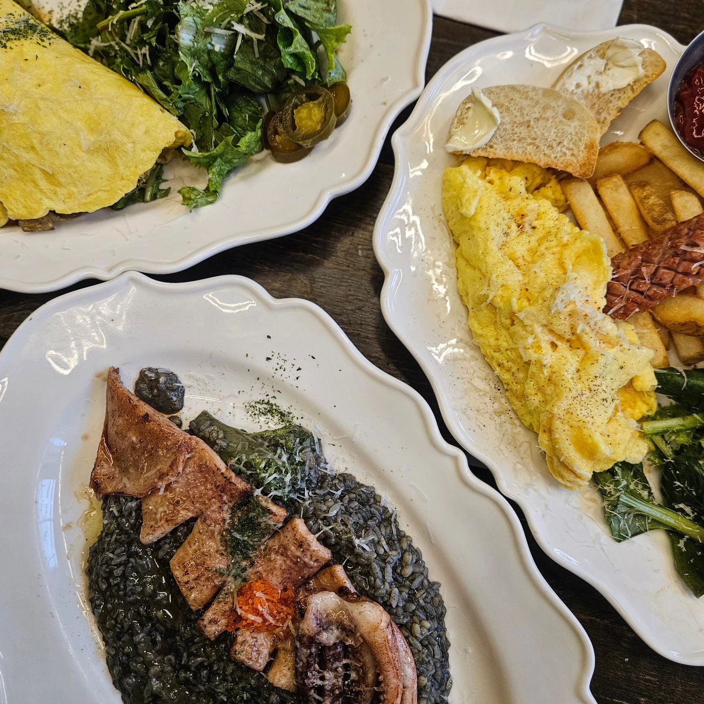 #세종아름동맛집 #시즌파이브프리미엄본점
#원플레이트 #오징어먹물리조또 #새우오믈렛

동네 브런치 맛집에서 주말 맛점 😆
분위기도 좋고 메뉴들도 푸짐하니 맛있당

세종 놀러와준 동생들이랑 밥먹고 후식먹고 수목원 산책~
주말 알차당

#브런치직먹직찍 #시즌파이브 #세종시즌파이브 #시즌파이브프리미엄 #시즌파이브 #brunch #리조또 #아름동맛집 #세종맛집 #세종 #브런치 #주말 #직먹직찍