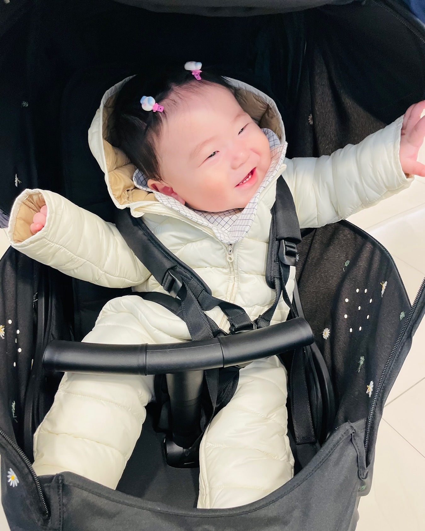 D+305
삔 꼽은 도하🎀
너무 잘 어울리네😍

#육아 #육아스타그램 #baby #boy