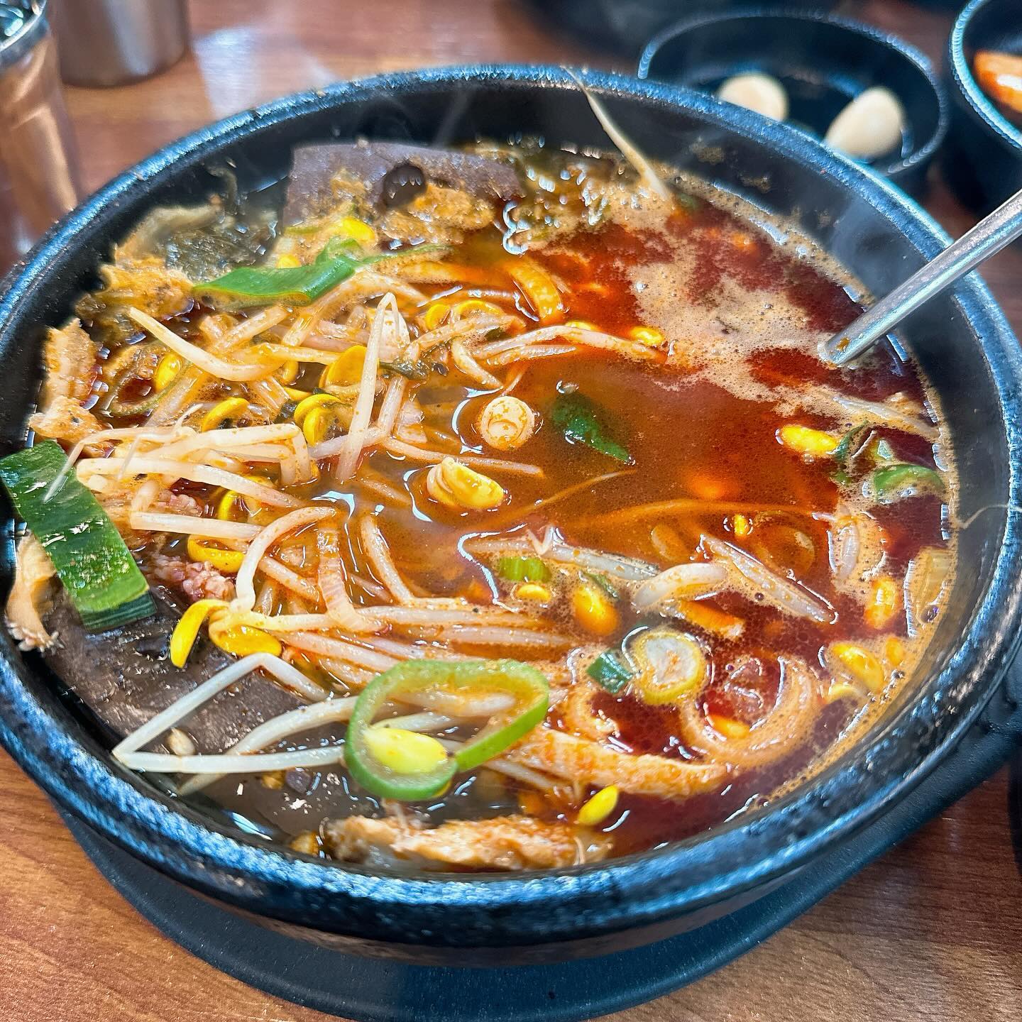 춥고 배고파서 그냥 막 들어가서 먹었는데
유명 해장국집 이었다
쩝쩝이의 마음에 꼭 든 #의령해장국 #부산맛집 #수영역맛집