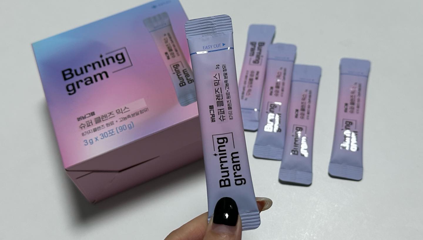 오늘부터 다이어트 한다 말하고 작심삼일 만에 끝나는분 손!!!🙋🏻‍♀️
버닝그램은 와디즈 펀딩 누적 9천 3백만원 달성한 붓기차인데요~8가지 클렌즈원료(레몬밤, 보이차, 비타민나무열매, 노니, 석류, 풋사과, 올리브잎, 녹차)가 함유에 제로슈가로 당걱정없이 믿고 마실수 있는제품이에요:)
맛은 보리차맛으로 거부감없이 마실수 있고 한포씩 휴대할수 있어 언제 어디서든 마실수있는 가성비갑 붓기차 버닝그램!! 

#협찬 #붓기차 #급찐살 #다이어트물 #저탄고지 #버닝그램 #데일리#ootd#선팔#맞팔#follow#f4f#instadily#오오티디#대전#홍대#선팔하면맞팔#instaselfie#좋반