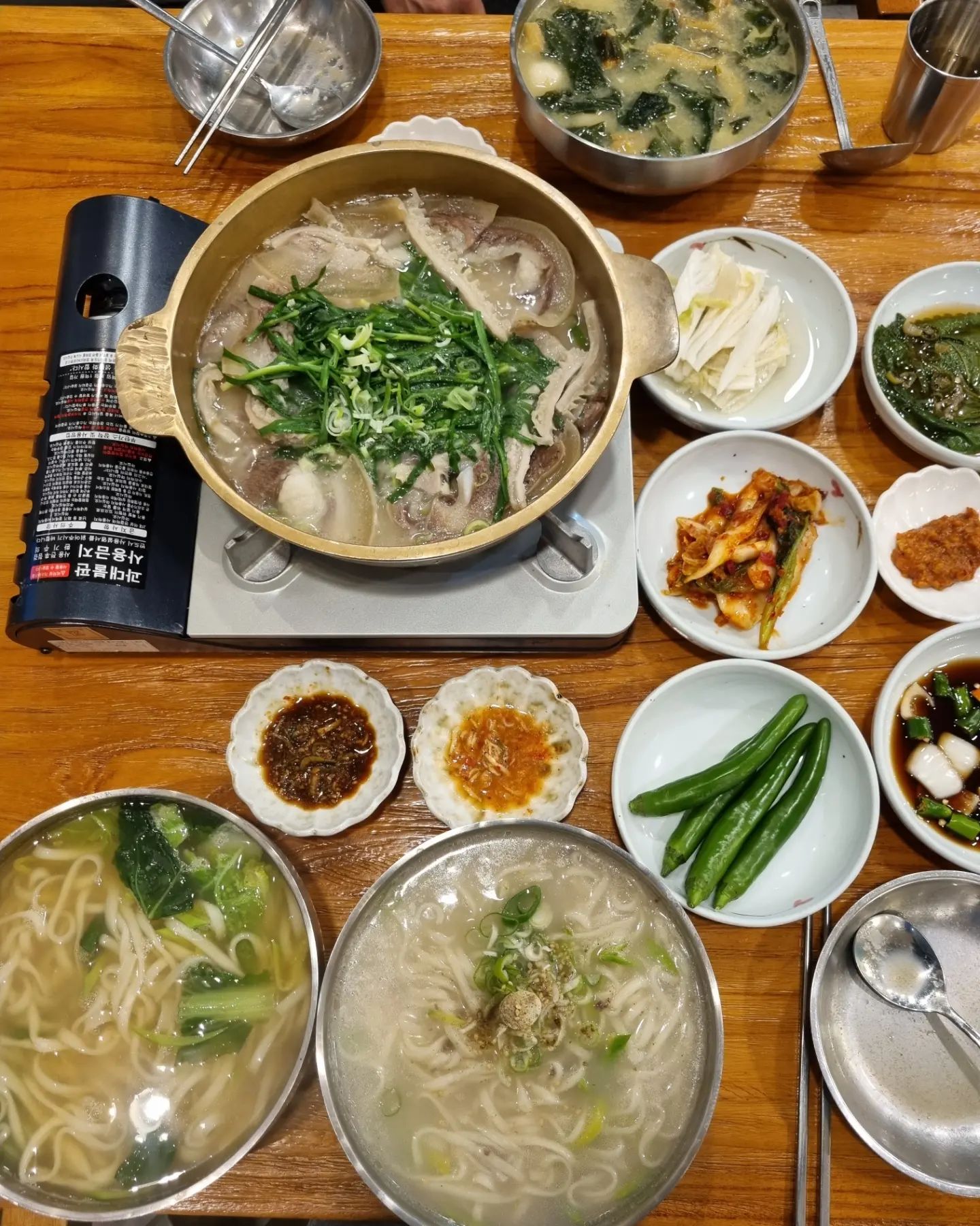 날씨도 추븐데
맛있는 면요리 한사발😁

우리다은이 감기라 입맛없으셔서 좋아하는 국수먹으러ㅋㅋ

역시 국수는 잘먹지
국물이 끝내주니깐!!!!

낼은 집에서 쉬고 잘~먹고 얼른낫자❤️

#일상#좋아요#대구#대구맛집#들안길맛집#들안길한식#명가안동국시#들안길점심#수성구점심#수성구한식맛집#들안길한식맛집#대구수성구들안길맛집#좋아요#맛스타그램
#먹스타그램 #국수