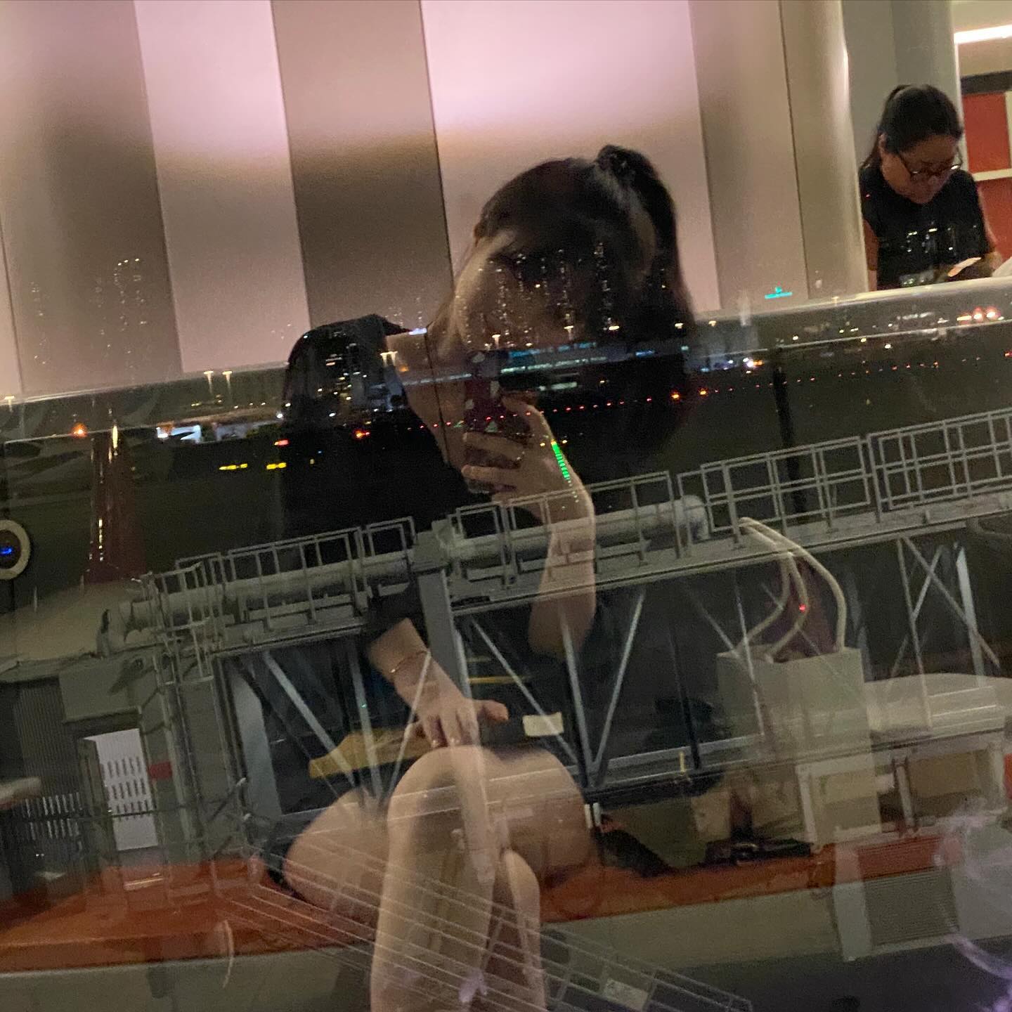 bye 香港 hi 上海
