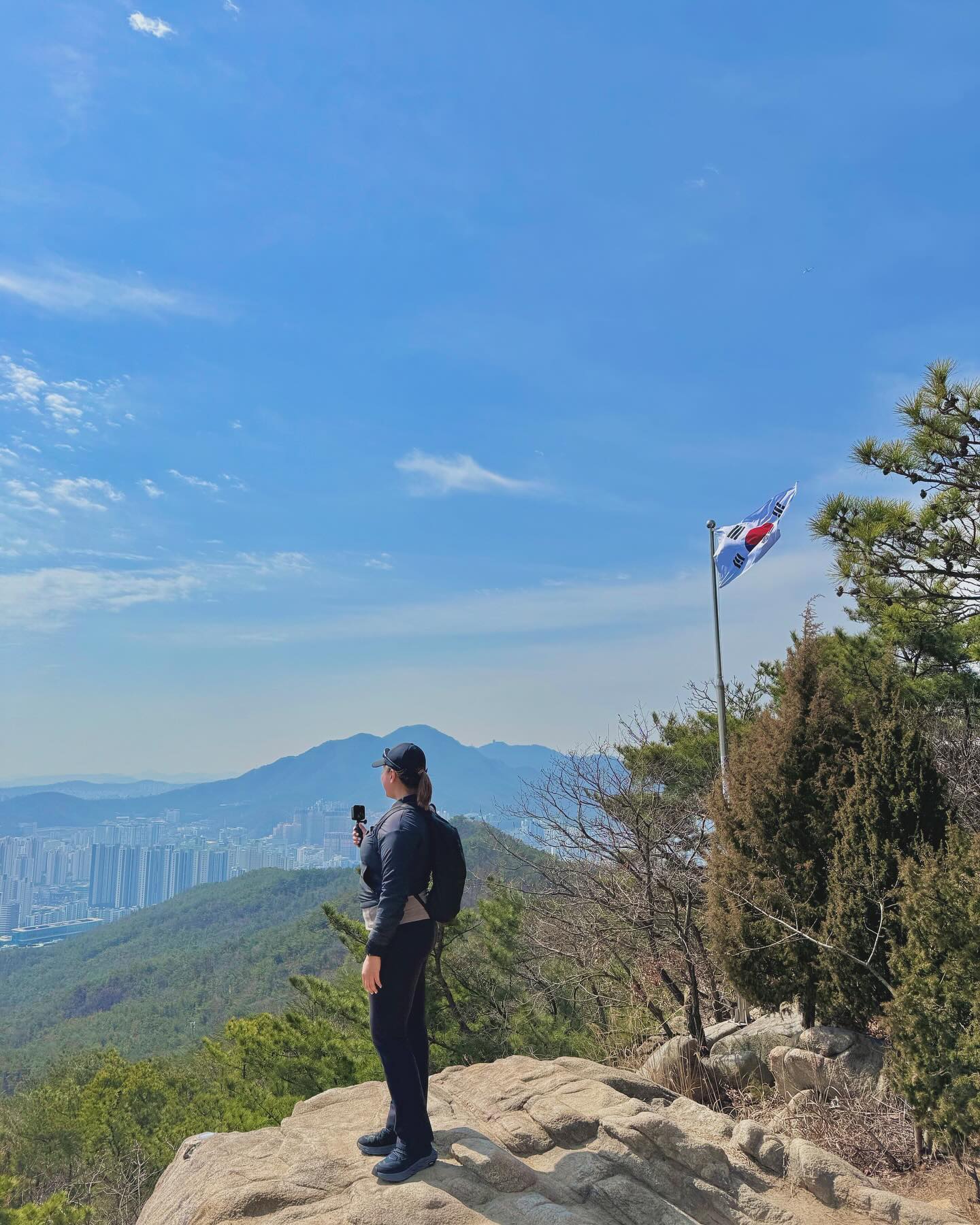 ⛰️
10년전이나 지금이나 
똑같은 울 회원님
이젠 아둘맘인 언니
🫶🏼
건강한게 최고다
