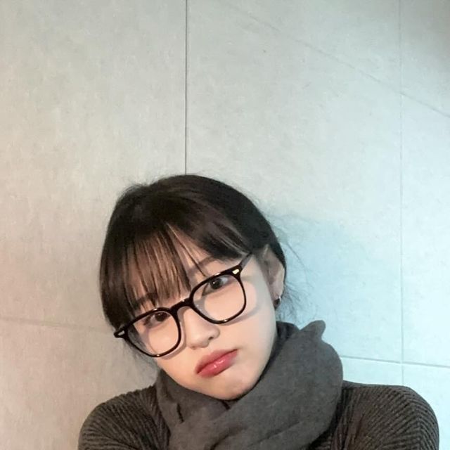 이가은 on Instagram: "#협찬 @gguba_official 깔끔하고 거품없는 가격, 기본에 충실한 안경 찾았다 다둘 함 껴바😆 . . . . . . . . . . . #광고#뿔테#뿔테안경#뿔테코디#안경#안경코디#투명뿔테#