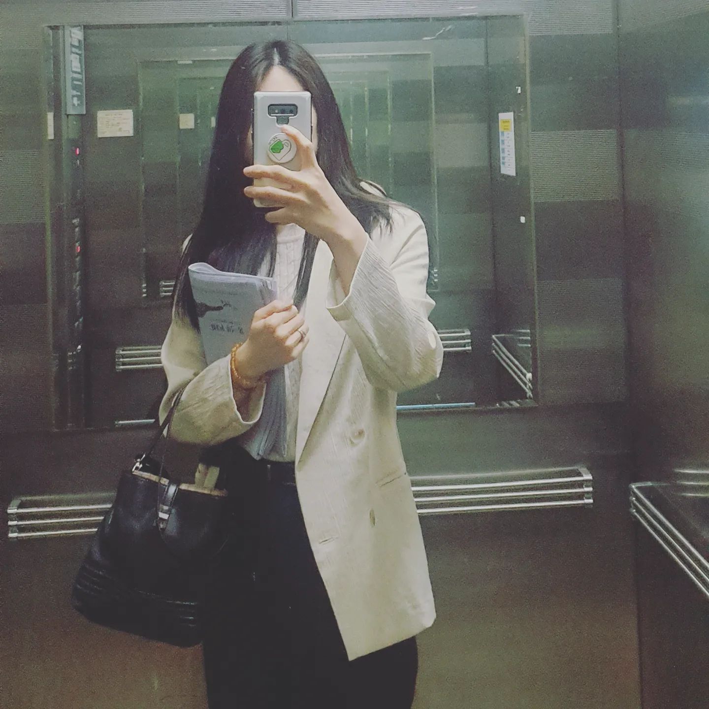 기온이 상승곡선!
모든것이 상승곡선이여라!ㅎ
#출근룩#지금이대로좋다