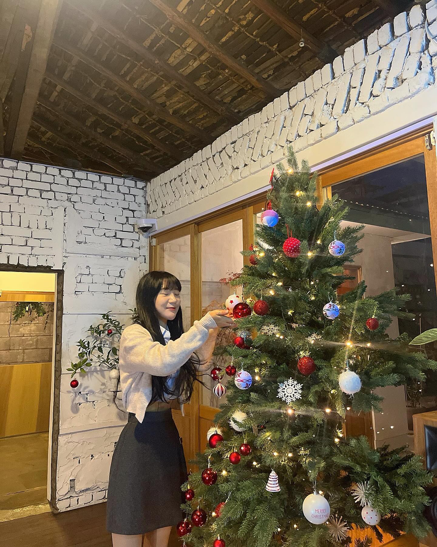 올해 크리스마스 트리 마지막 구경🎄🦌🤶🏻
.
.
.
.
.
.
.
.
.
.
.
.
.
.
.
.
.
.
.
.
.
.
.
.
.
.
.
.
.
.
.
.
.
.
.
.
.
.
.
.

. . . . . . . . . . . . . .. . . . . . . . . . . . . . . . . . . . . . . . . . . . . . . . . . . . . . . . . . . . . . . . . . . . . . . . . . . . . . . . . . . . . . . . . . . . . . . . . . . . . . . . . . . . . . . . . . . . . . . . . . . . . . . . . . . . . . . . . . . . . . .. . . . . . . . . . . . . .. . . . . . . . . . . . . . . . . . . . . . . .l . . . . . . . . . . . . . . . . . . . . . . . .l . . . . . . . . . . . . . . . #첫줄 #일상#충북혁신도시 #글귀#맞팔 #소통#좋아요#좋아요반사 #카페 #데일리 #오오티디 #인스타#인친 #서울#천안카페투어 #천안애견동반 #천안애견동반카페 #바우토커피 #셀피 #셀스타그램#얼스타그램 #팔로우#다이렉트 #운동하는여자 #협찬#협찬문의dm #청주#필라테스하는여자  #likeforlikes #followforfollowbackinstantlyfollowme