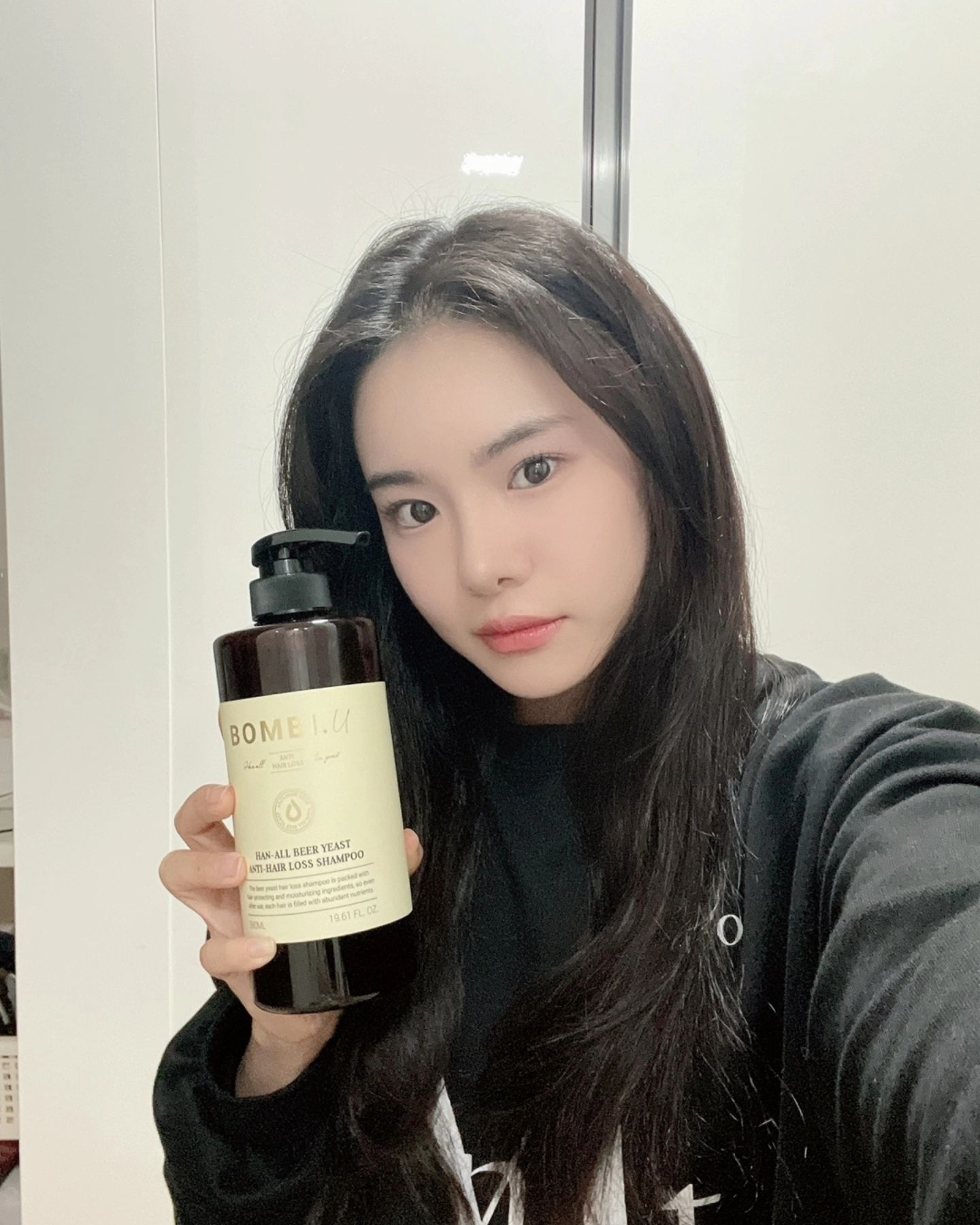 #협찬 
#봄비유탈모샴푸
요즘은 피부와 함께 더 신경쓰게 되는 것이 바로 탈모
두피건강이에요. 손상된 머릿결과 탈모 두피관리에
도움이 되는 봄비유만의 특허 원료와 맥주효모성분이
함께 함유된 안전한 성분으로 온가족이 함께 사용하기
좋은 #맥주효모탈모샴푸 로 탈모예방하고 있어요.

샤워하며 하루 피로와 두피에 쌓인 각질과 노폐물을
풍부한 거품으로 모공과 머릿결 깨끗하게 씻어내주면
상쾌한 향이 두피에 남아 정수리 냄새로 사라지고
촉촉한 두피와 부드러운 머릿결 관리를 할 수 있고
샴푸 패키지가 깔끔해서 욕실에 두면 인테리어 효과가
있는 #봄비유맥주효모샴푸 로 두피탈모, 머릿결관리
해보세요.
🎈구매는 네이버에 봄비유 샴푸를 검색해주세요!!

#봄비유 #봄비유샴푸  #맥주효모샴푸 #바이오틴샴푸  #바이오틴탈모샴푸 #샴푸 #탈모샴푸 #샴푸추천 #탈모샴푸추천 #헤어건강 #모발건강 #두피건강 #머릿결관리 #지루성두피 #헤어케어제품 #머리숱많아지는법 #약산성샴푸 #탈모예방