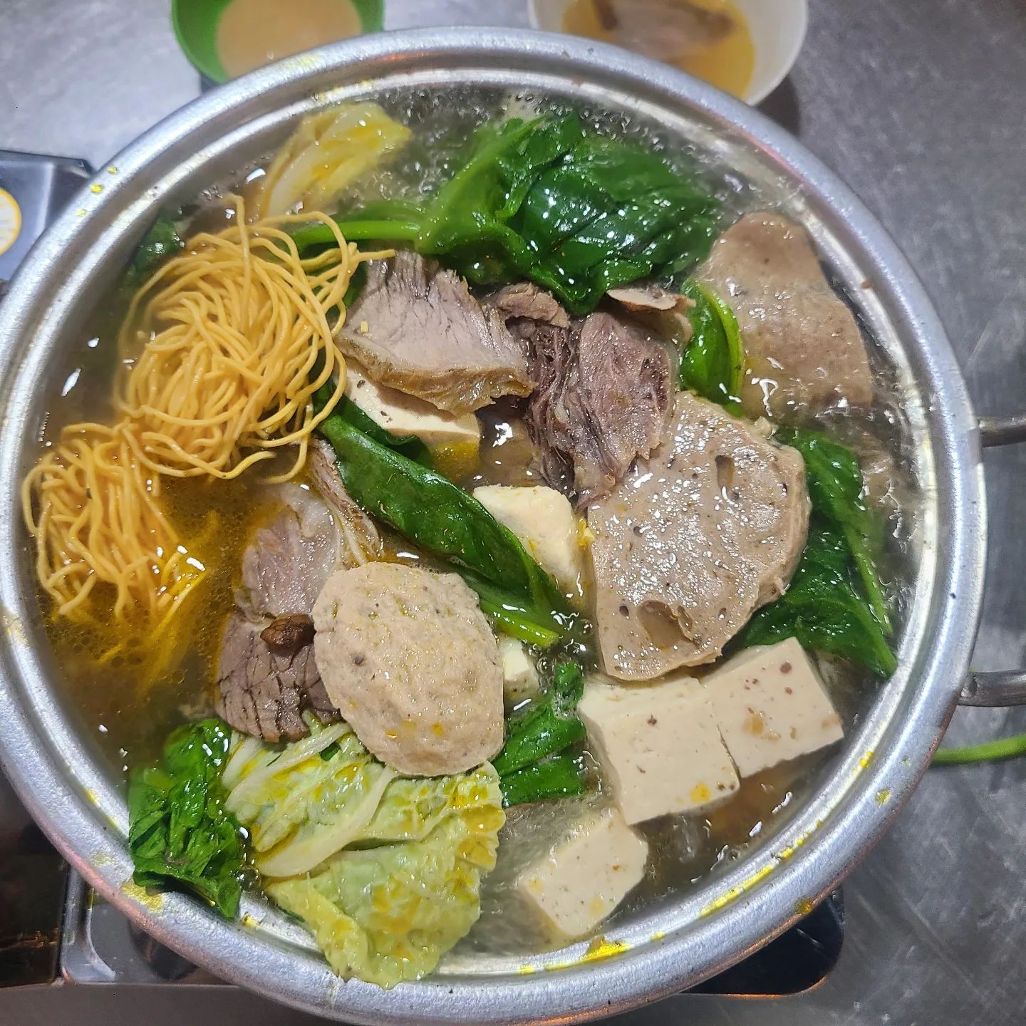 #베트남맛집투어
#달랏맛집 
소고기전골 라오보 
유튜브만 보고 찾아간 달랏맛집인데 가성비도 좋지만 분위기에 흠뻑 취하는 #현지인맛집 😍