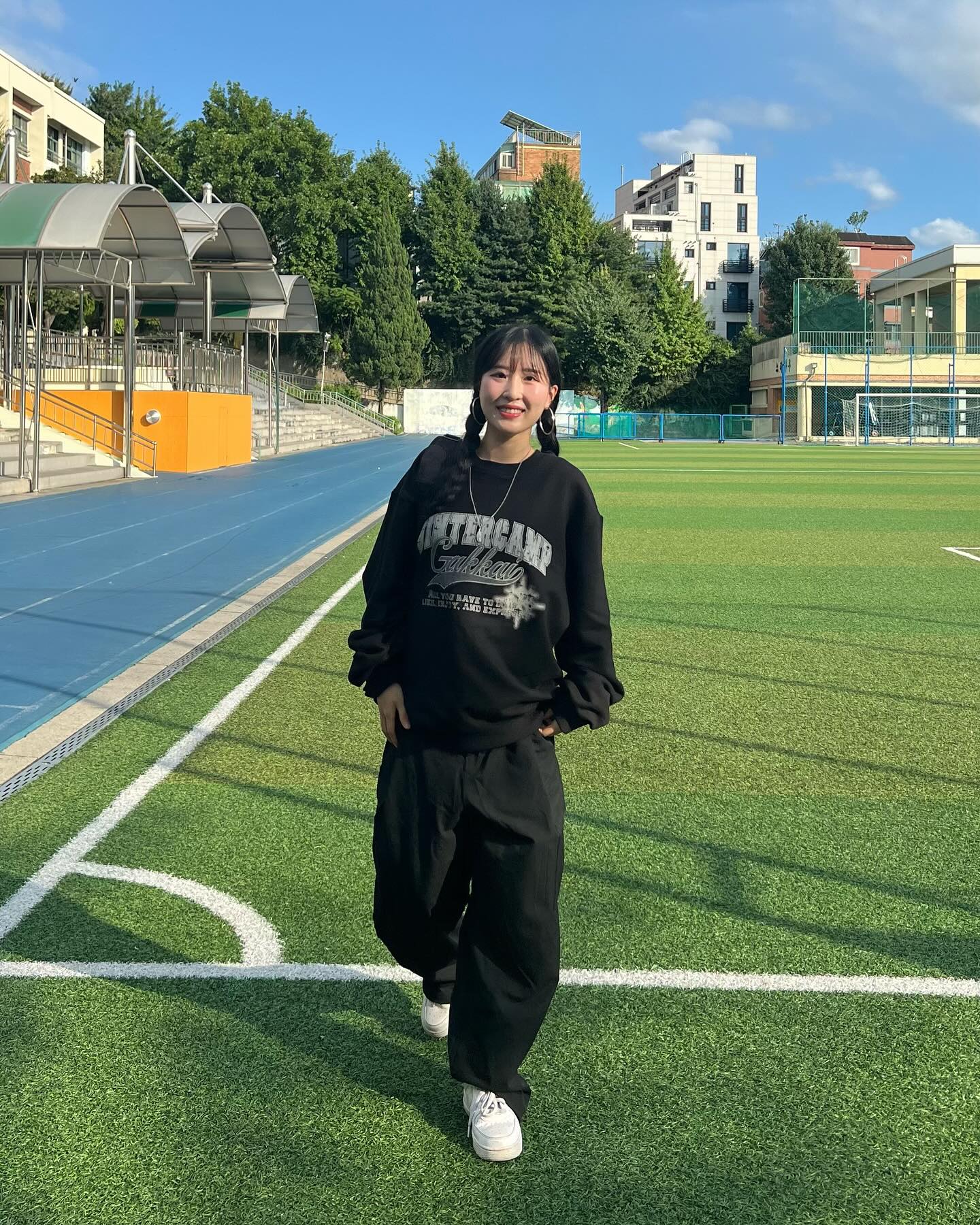 #협찬

gakkai_official 

추석도 끝났겠다 이제
본격적으로 가을준비..💙
아방하고 귀여운 핏의
#가까이유니언즈 맨투맨🫧