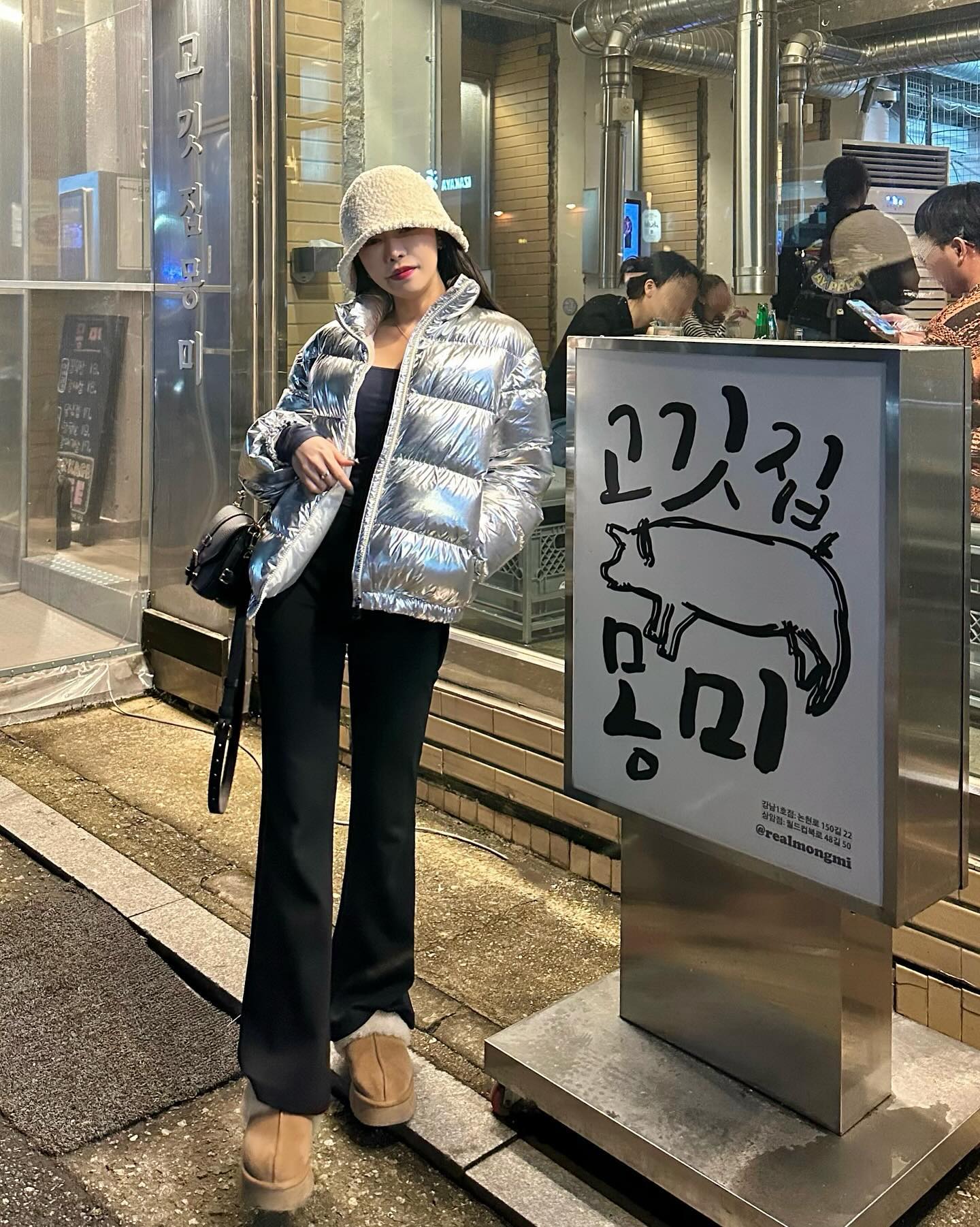 #광고 🐖
지도에 찜꽁해뒀던 논현동 맛집 !
도장깨기 완 🙌🏻

몽미 진짜루 몽미 🥹 ..
지인들은 다 아는 내 입맛 !!
고기보다 해산물 킬러인데
요기 꼬기맛집 렬루 인정이요 🫢

꿈목살, 갈비살 다음으로 몽삼겹 추가로 주문 !
육즙 미쳤구요 세상 부드럽구요 ..
주기적으로 가주겠어 #몽미 🤍
#고기맛집 #논현맛집 #몽미신논현점