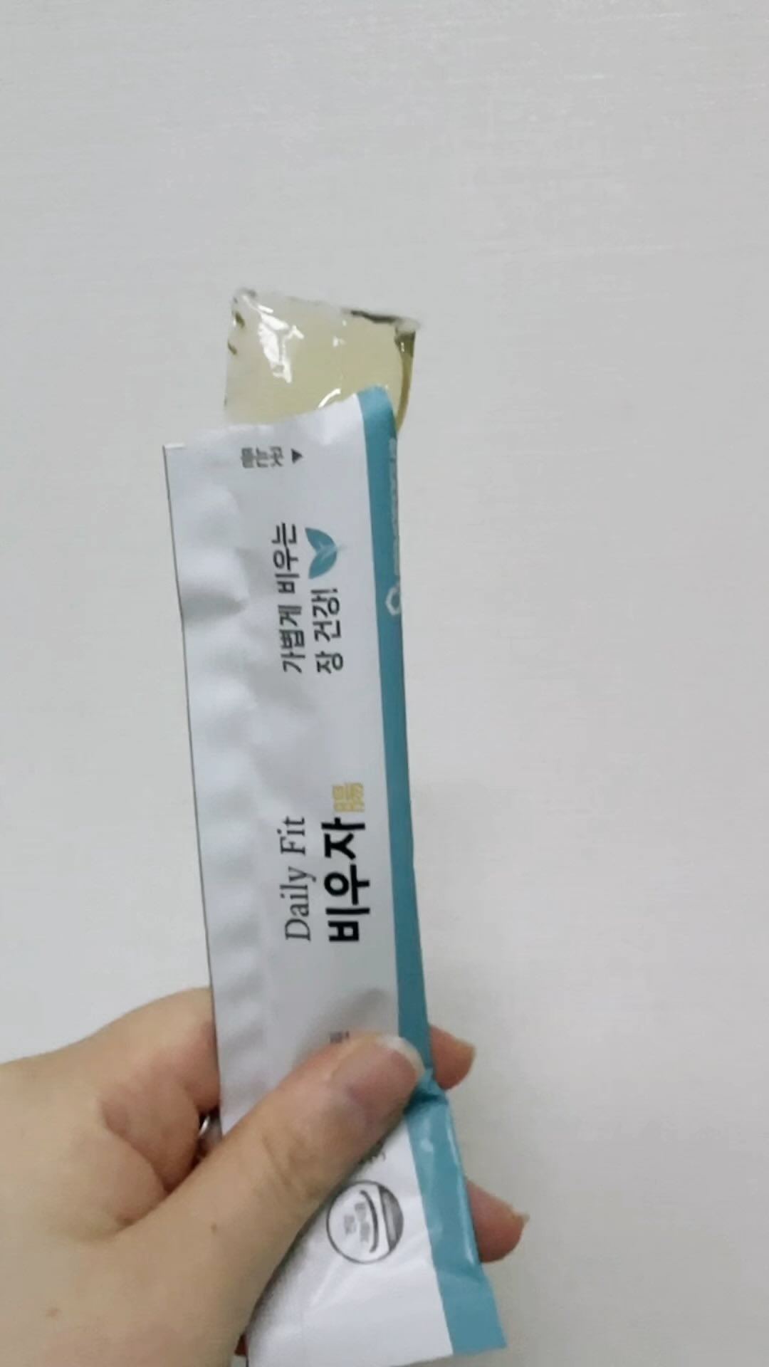 완전 맛있는 매실맛 젤리❤️

기존에 먹던 유산균은 조끔 부족한 느낌이 들어 추가 섭취 제품으로 제노포커스 비우자를 알게 되었어요!

가볍게 들고다닐 수 있어 좋았고, 맛이 좋으니 자꾸 손이 가더라구요
원래 영양제든 뭐든 꾸준히 먹는게 중요하잖아요? ✌️

직장인들의 고민을 해결해줄 제노포커스 비우자😎
이름에서 느껴지는 아우라를 보며 믿고 섭취 갑니다!!

#협찬 #제노포커스 #쾌변젤리비우자 #쾌변젤리 #비우자 #식이섬유젤리 #어린이젤리 #매실맛