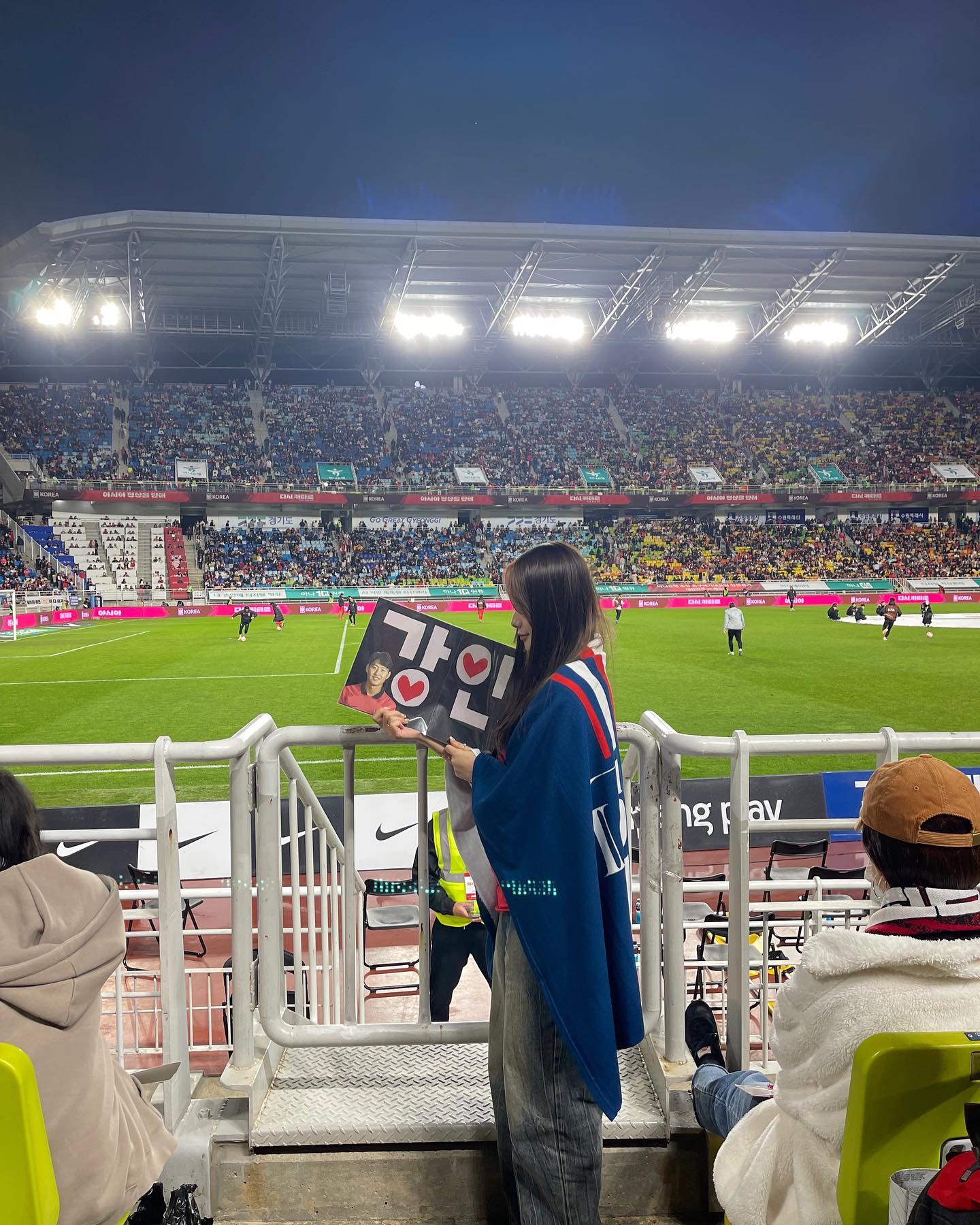 🇰🇷국가대표 축구선수분들 수고하셨습니다!! 모두다 빛나는 하루였던거 같아요!🤍✨
이강인선수 항상 멋지세요🫣♥️♥️
강인오빠 a매치 3골도 정말  축하드려용❤️‍🔥
6:0으로 승리해서 너무 기쁘고 많은 관중여러분들과 축구선수들과 함께 행복을 느낄 수 있어서 좋았습니다!! 앞으로 더 열심히 응원할게용❤️‍🔥🇰🇷✨
#축구국가대표 #이강인 #reels