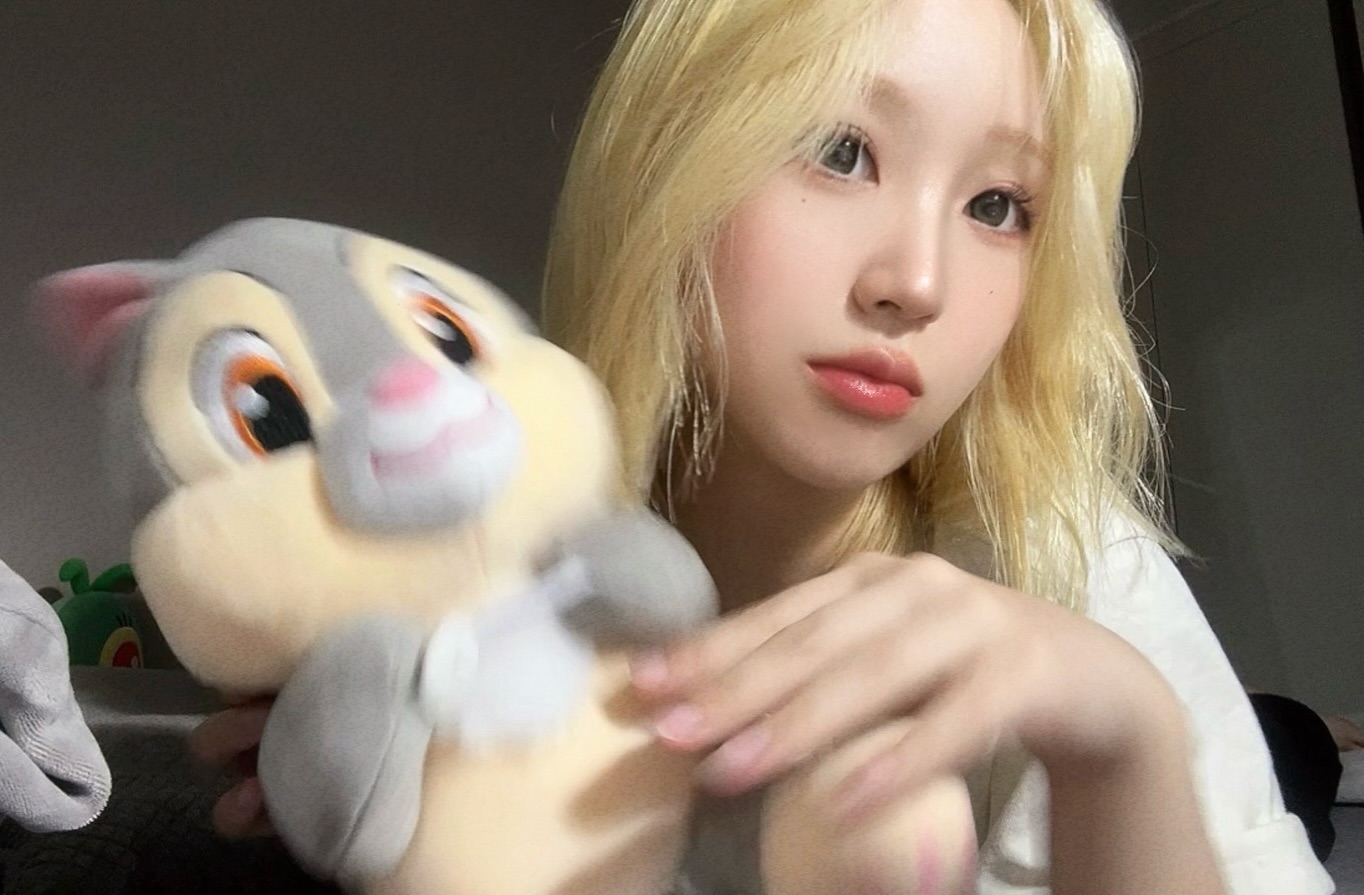 앞머리 넘긴게 더 낫나?
