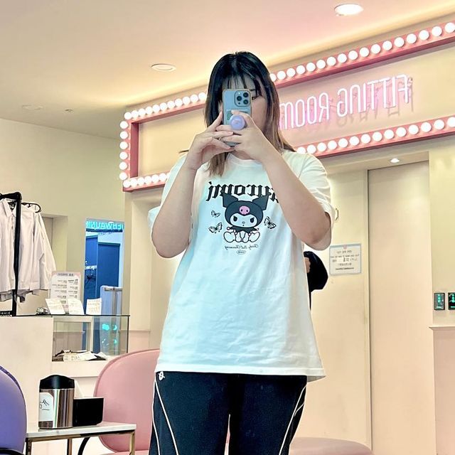 김수연 on Instagram: "#협찬 @tmthree_official 한복 스트릿패션 브랜드 TM3에서 나온 스트링 팬츠입니다. TM3는 '블랙홀 너머 평행우주속 조선에서 우리의 한복이 끊임없이 현대화 되고 있