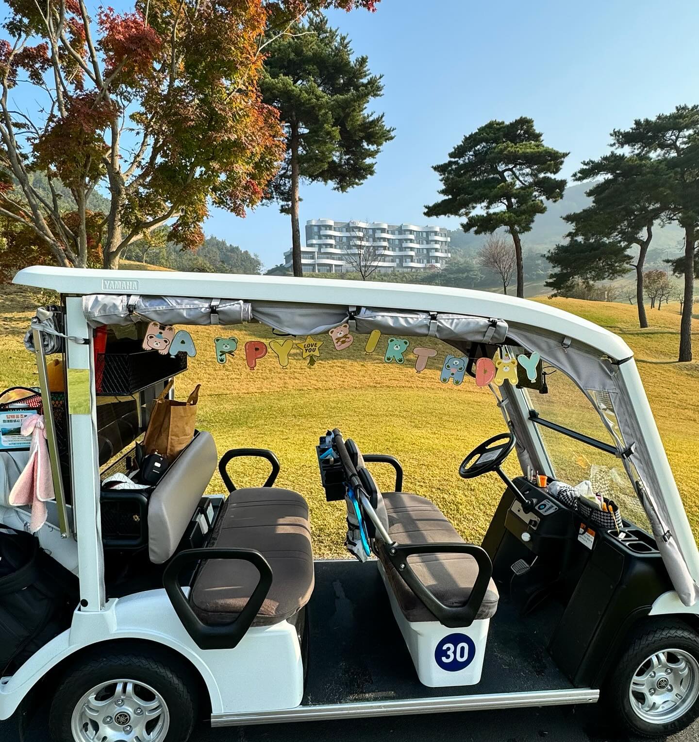 #생일
.
.
친구 생일을 위해 가랜드 장착
날씨까지 도와줬어
.
.
#골프 #골프가랜드 #golf #golfcar